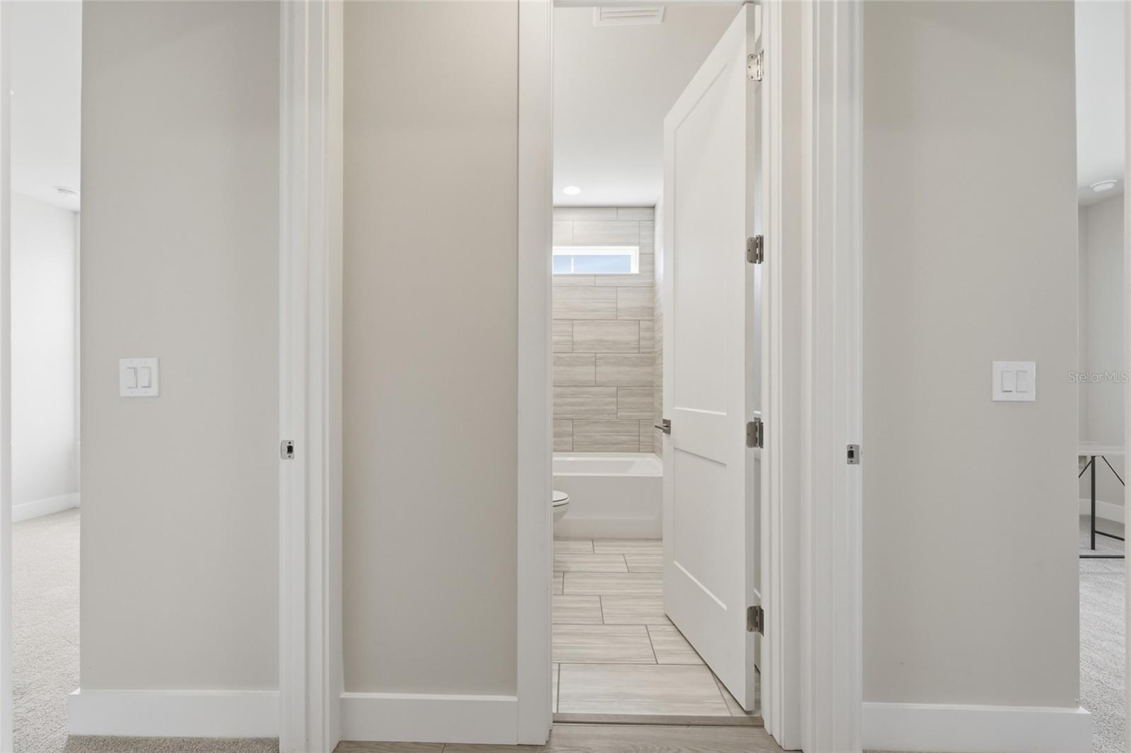 Image 26 of 45 For 88 Laramie Drive