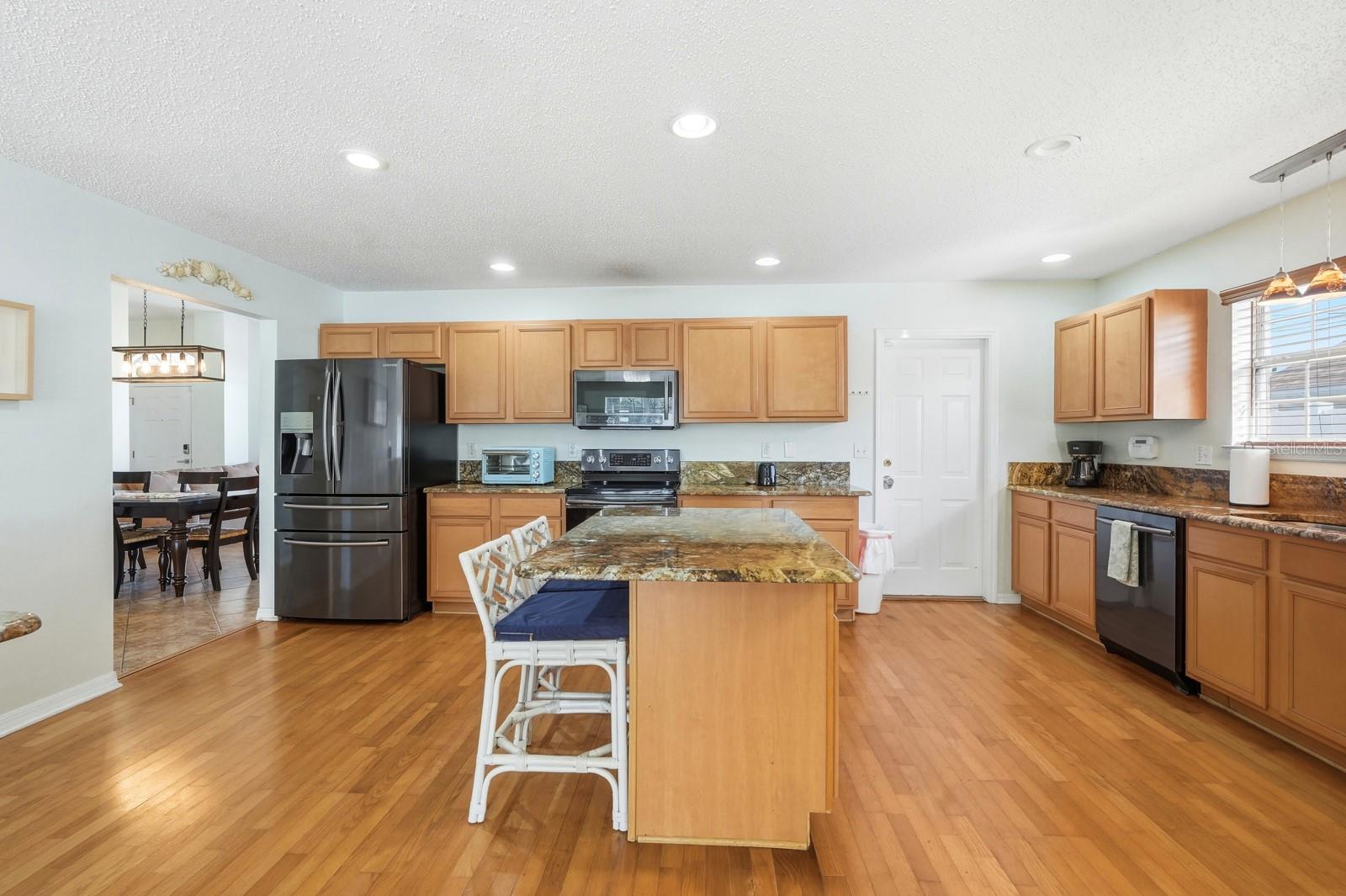 Listing photo id 16 for 14 Roxanne Lane