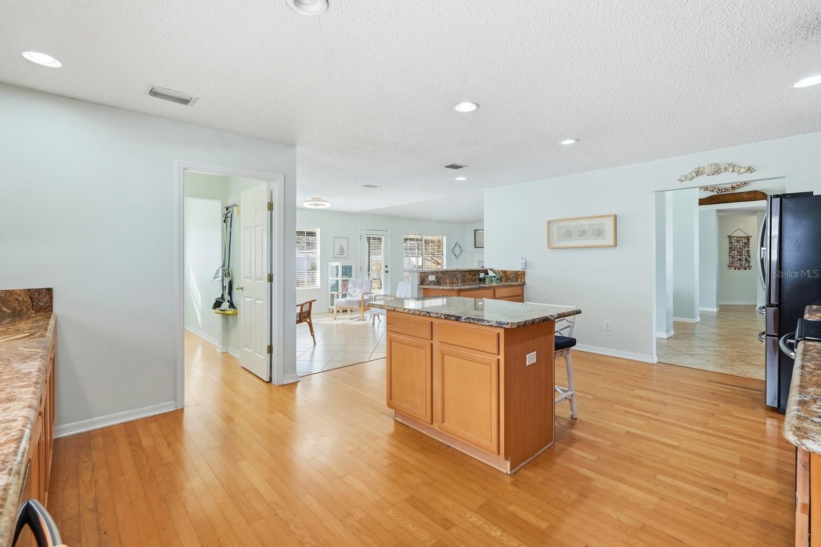 Listing photo id 18 for 14 Roxanne Lane