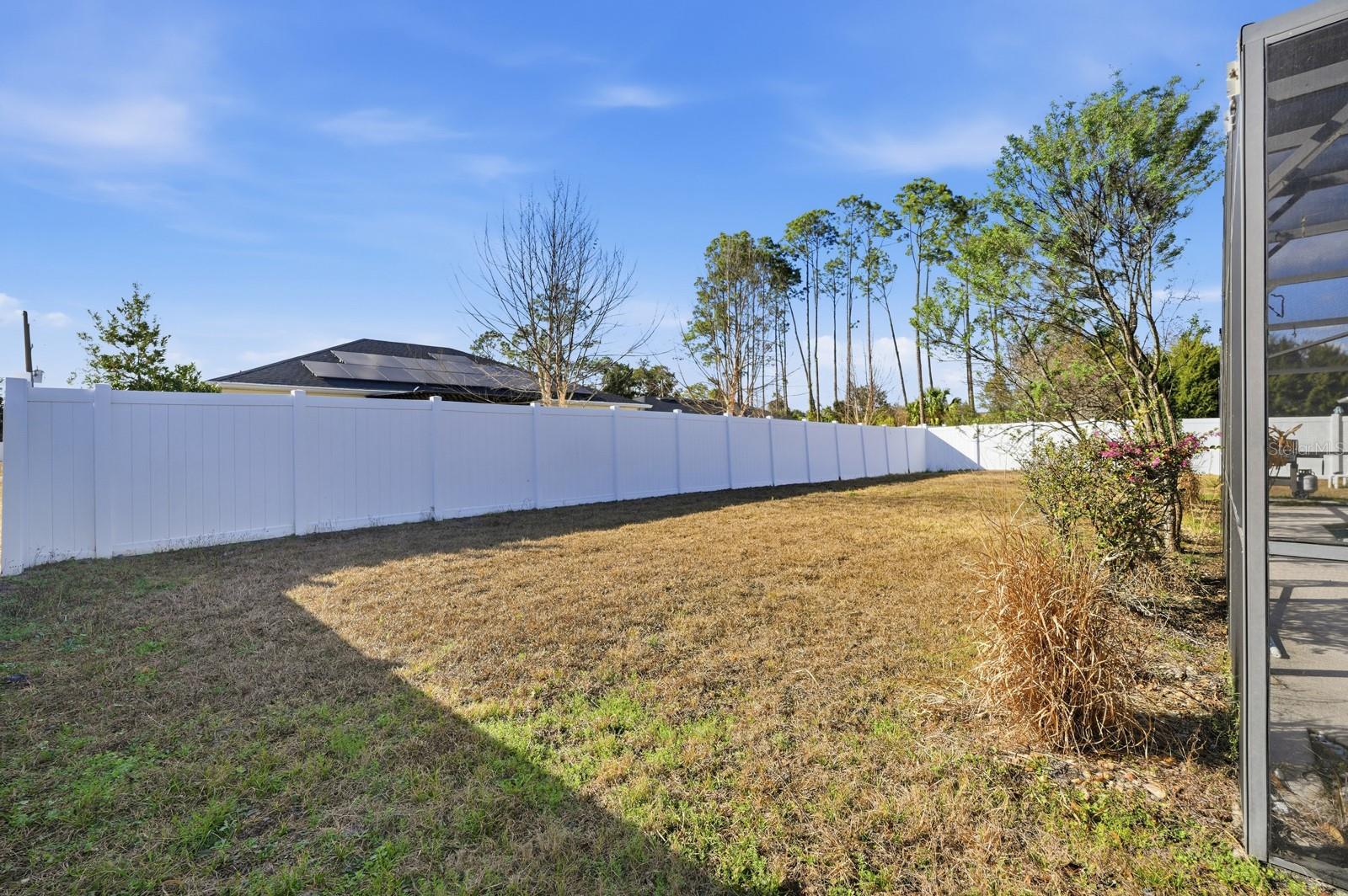 Listing photo id 34 for 14 Roxanne Lane