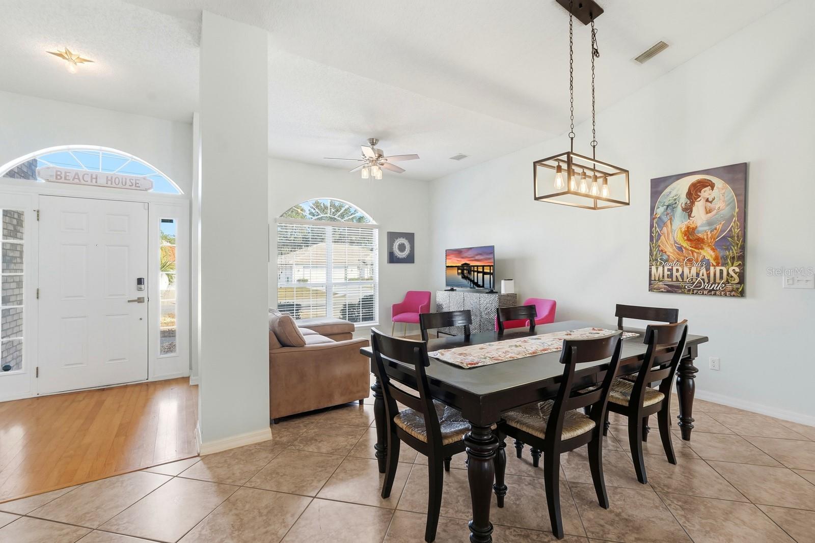 Listing photo id 4 for 14 Roxanne Lane