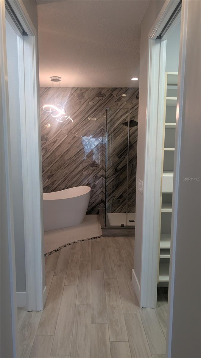 Image 22 of 37 For 19 River Landing Drive