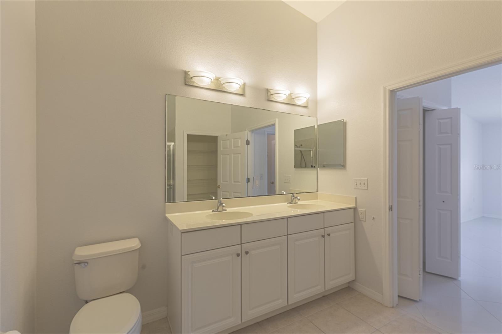 Image 15 of 50 For 1200 Canopy Walk Lane 1233