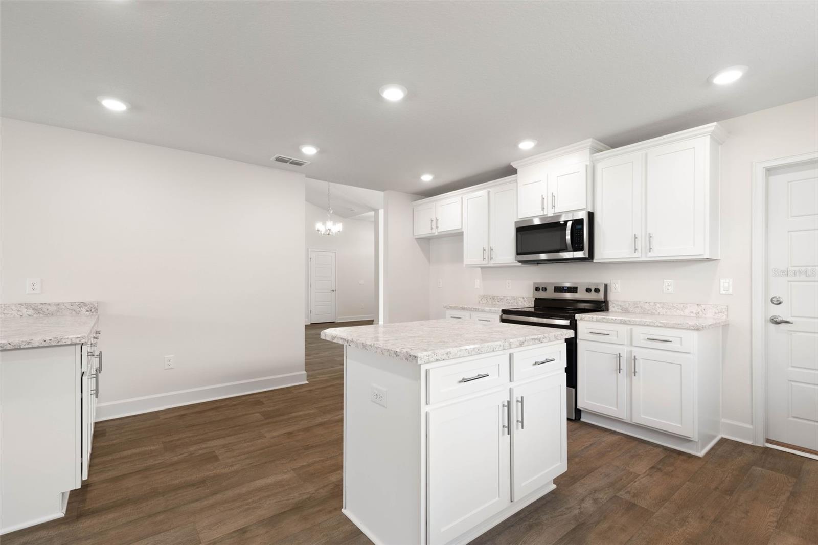 Image 11 of 41 For 19 Regina Lane