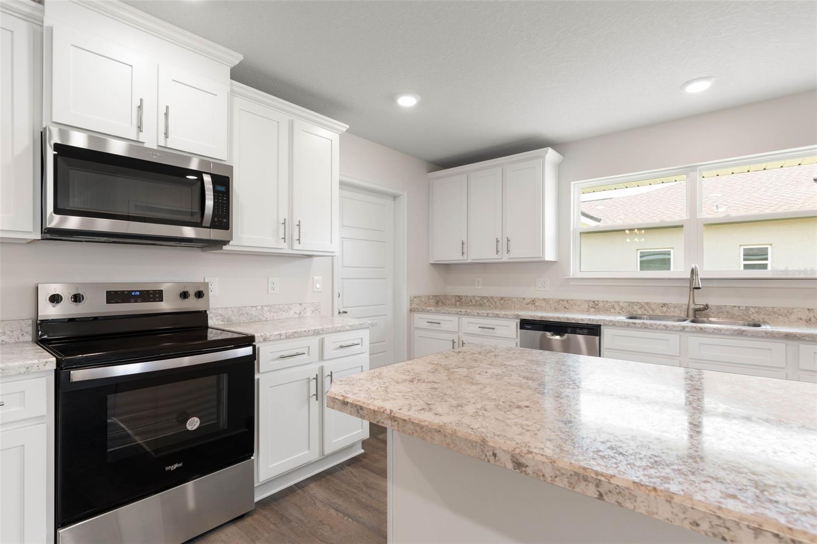 Image 16 of 41 For 19 Regina Lane