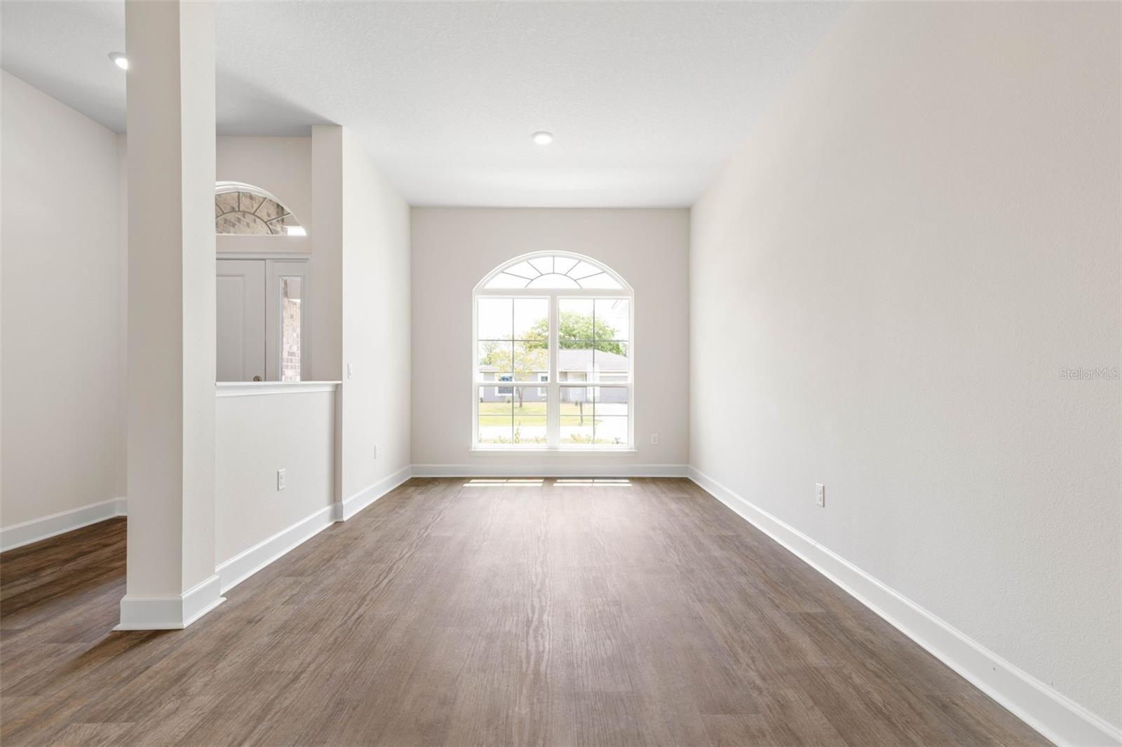 Image 17 of 41 For 19 Regina Lane