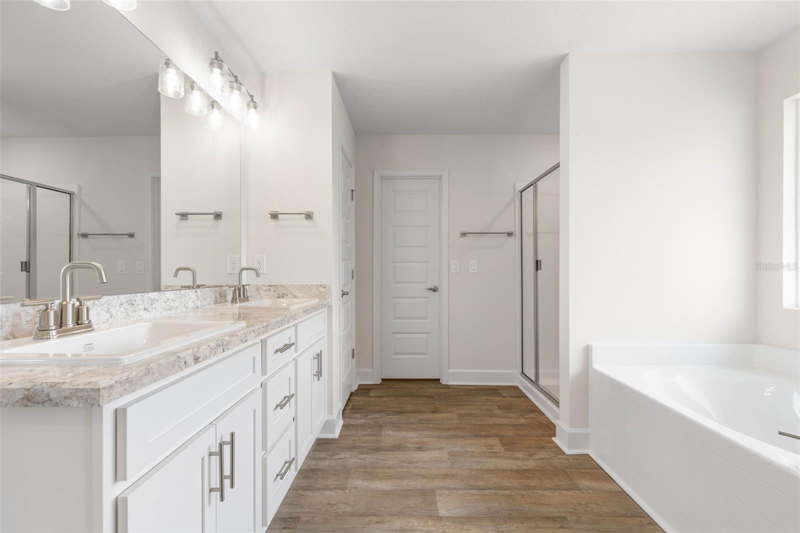 Image 22 of 41 For 19 Regina Lane