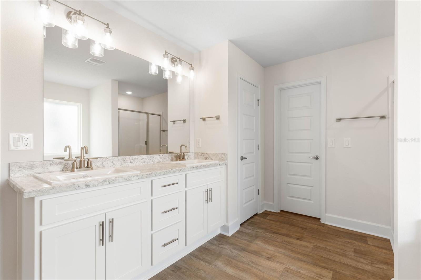 Image 23 of 41 For 19 Regina Lane