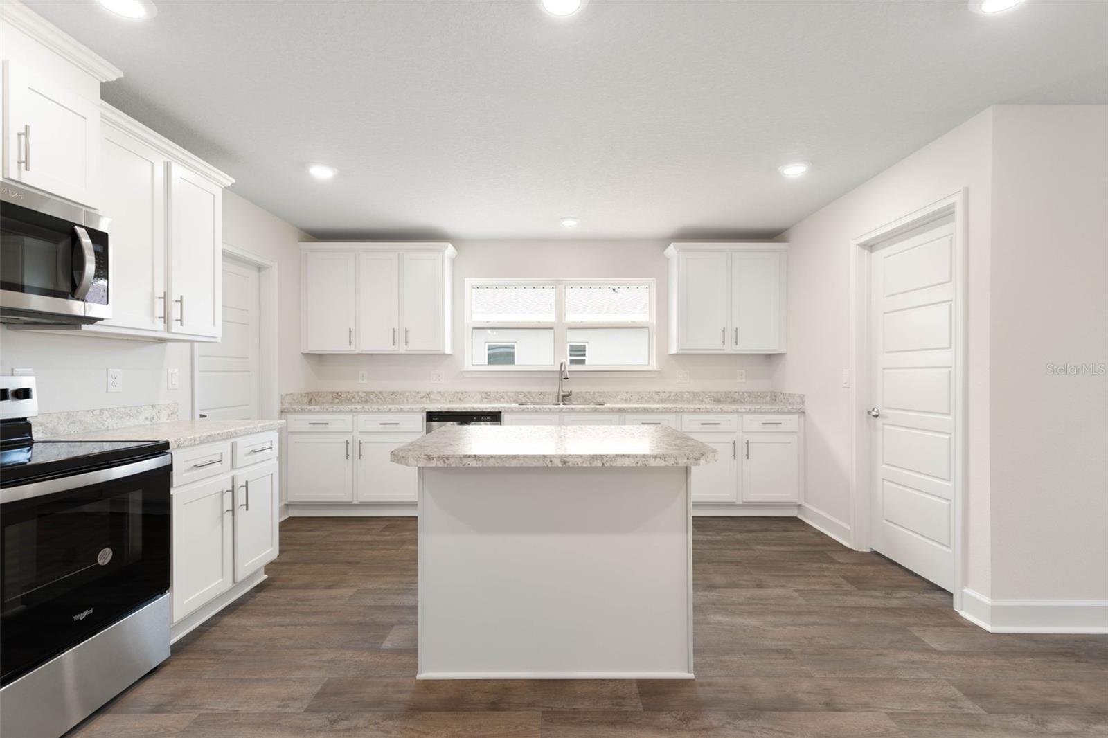 Image 9 of 41 For 19 Regina Lane