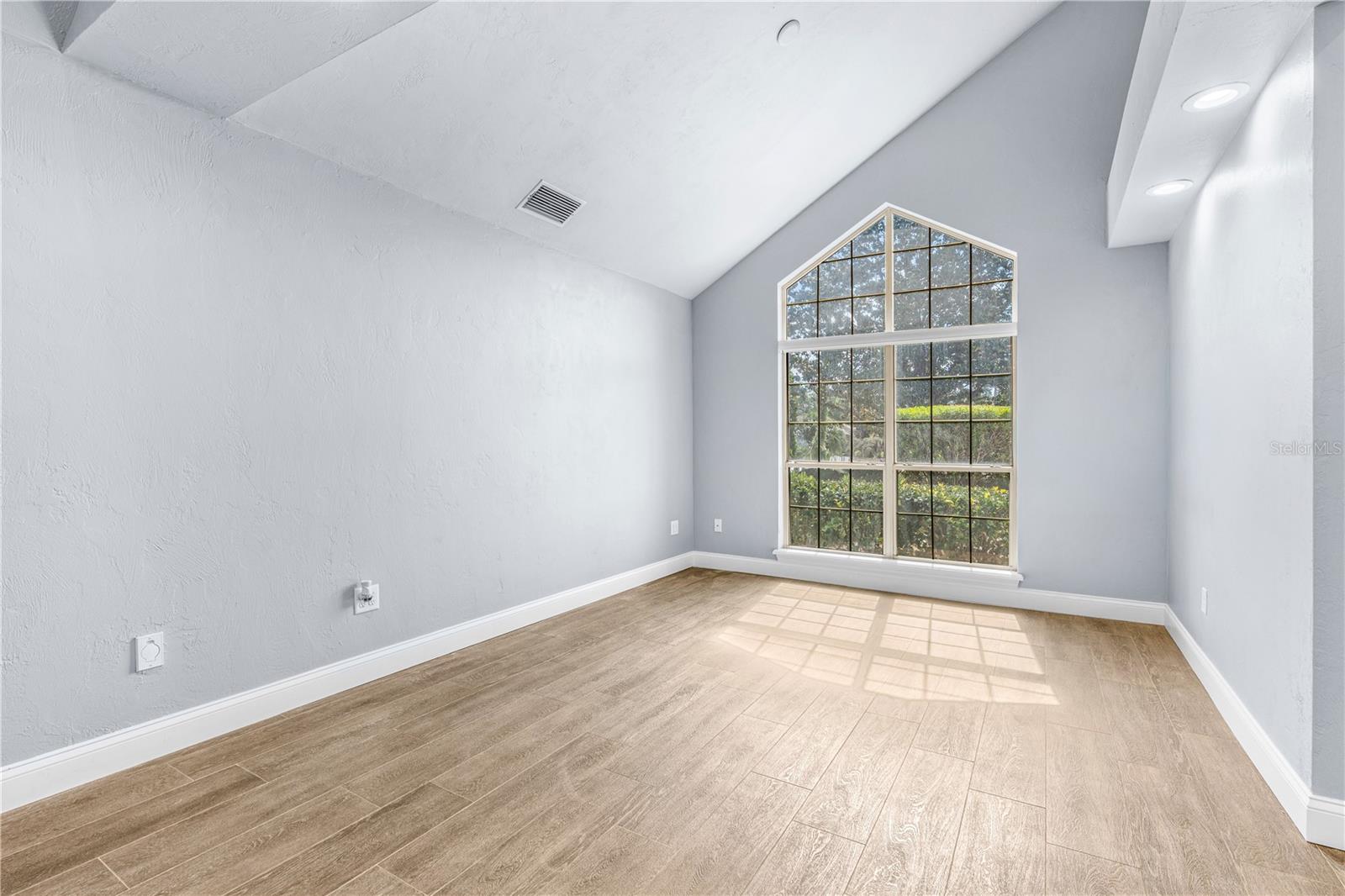 Image 12 of 97 For 31 Magnolia Court