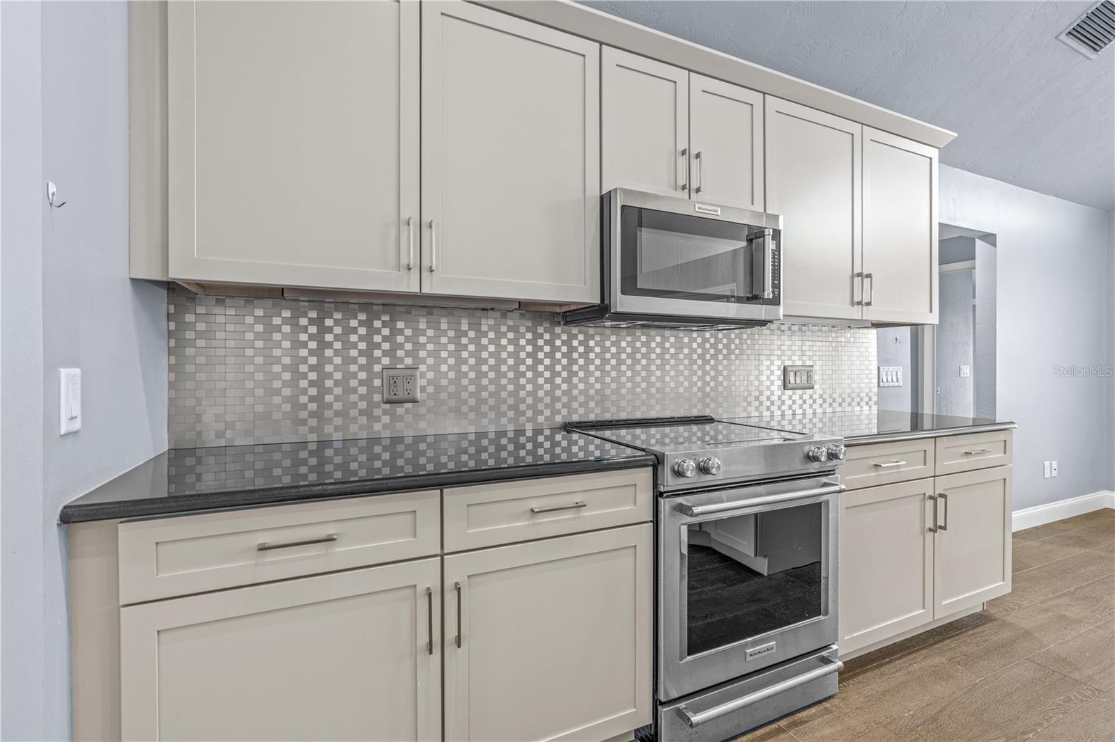 Image 17 of 97 For 31 Magnolia Court