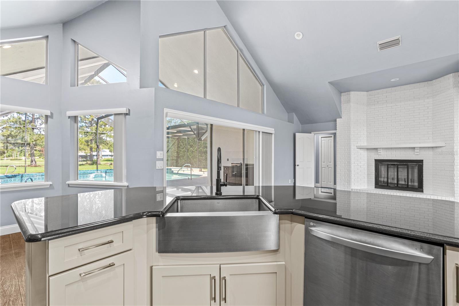 Image 18 of 97 For 31 Magnolia Court