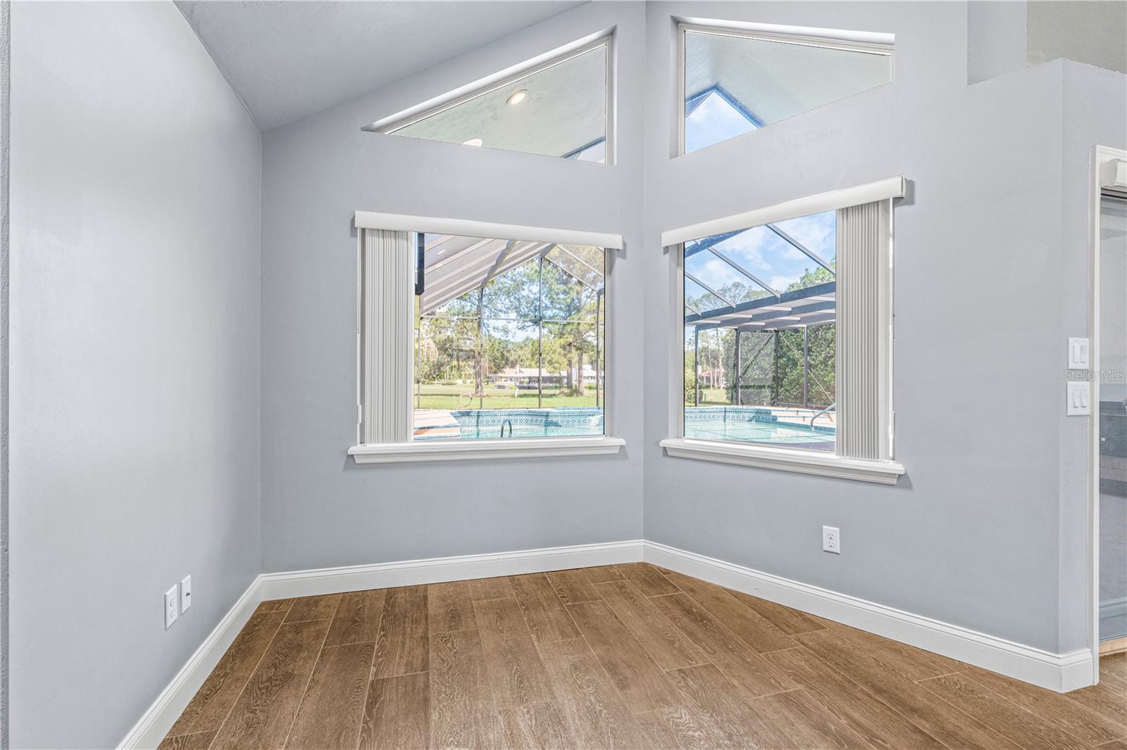 Image 21 of 97 For 31 Magnolia Court