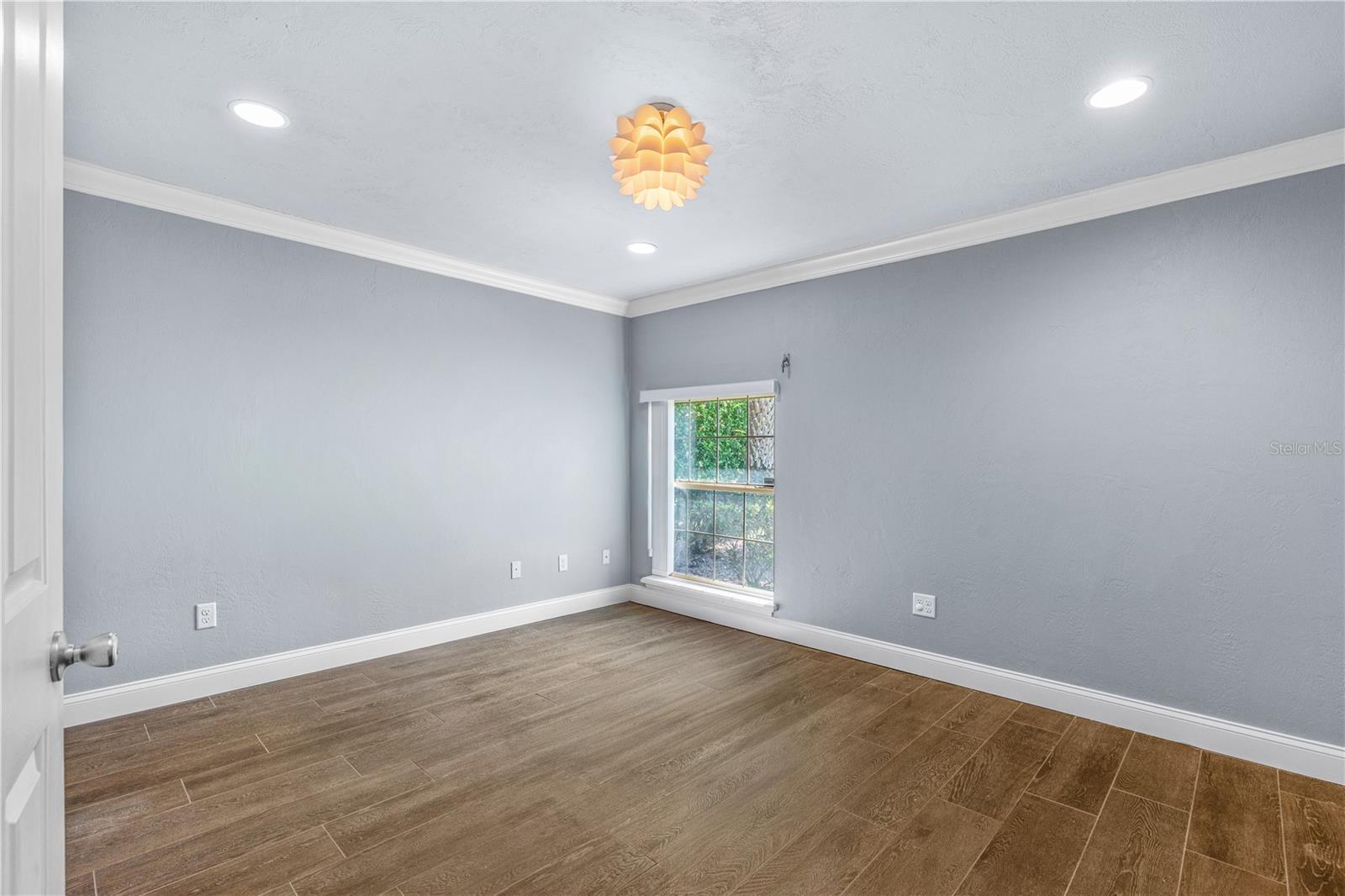 Image 32 of 97 For 31 Magnolia Court