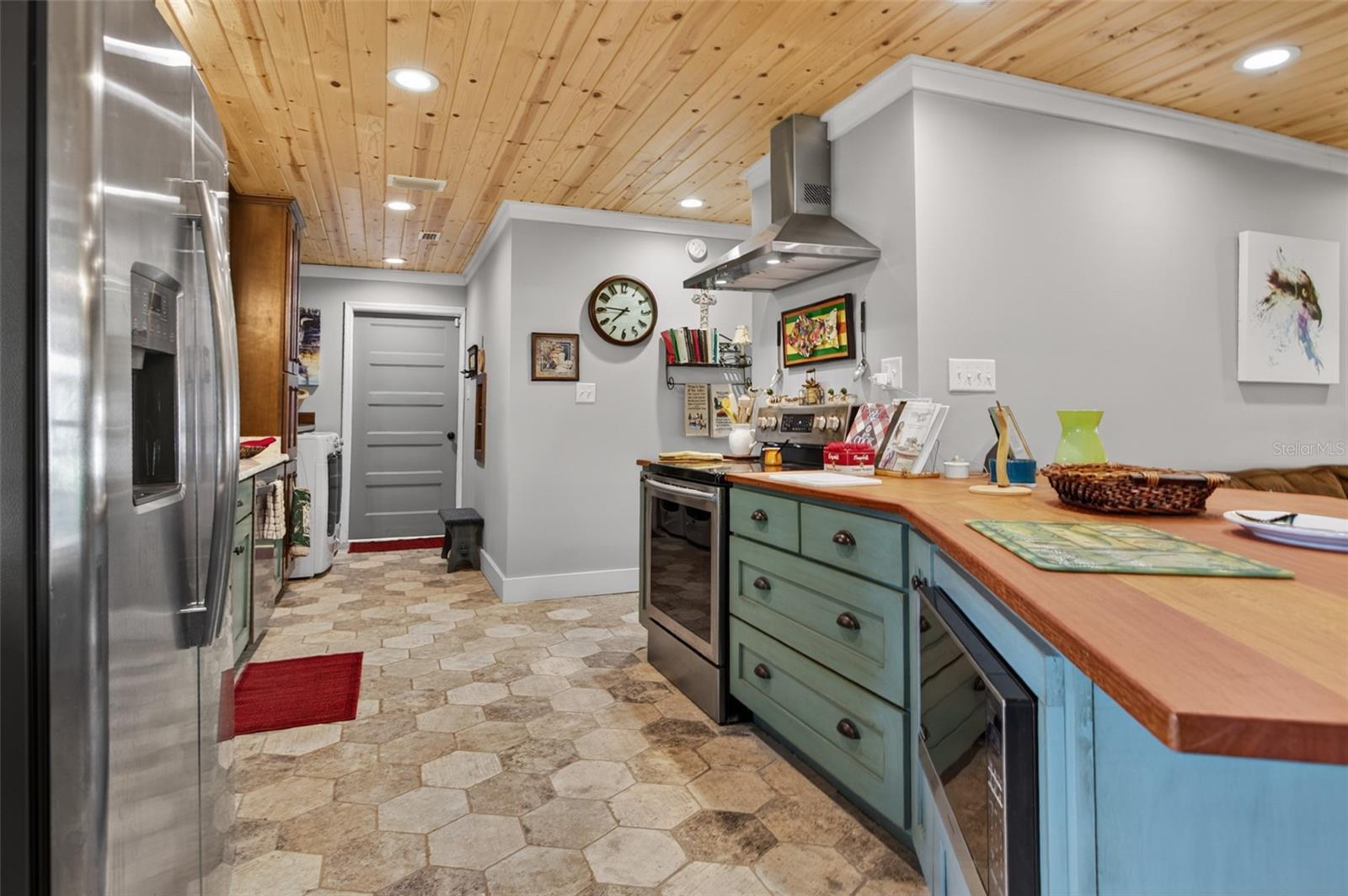 Image 11 of 43 For 137 & 135 Riverside Drive