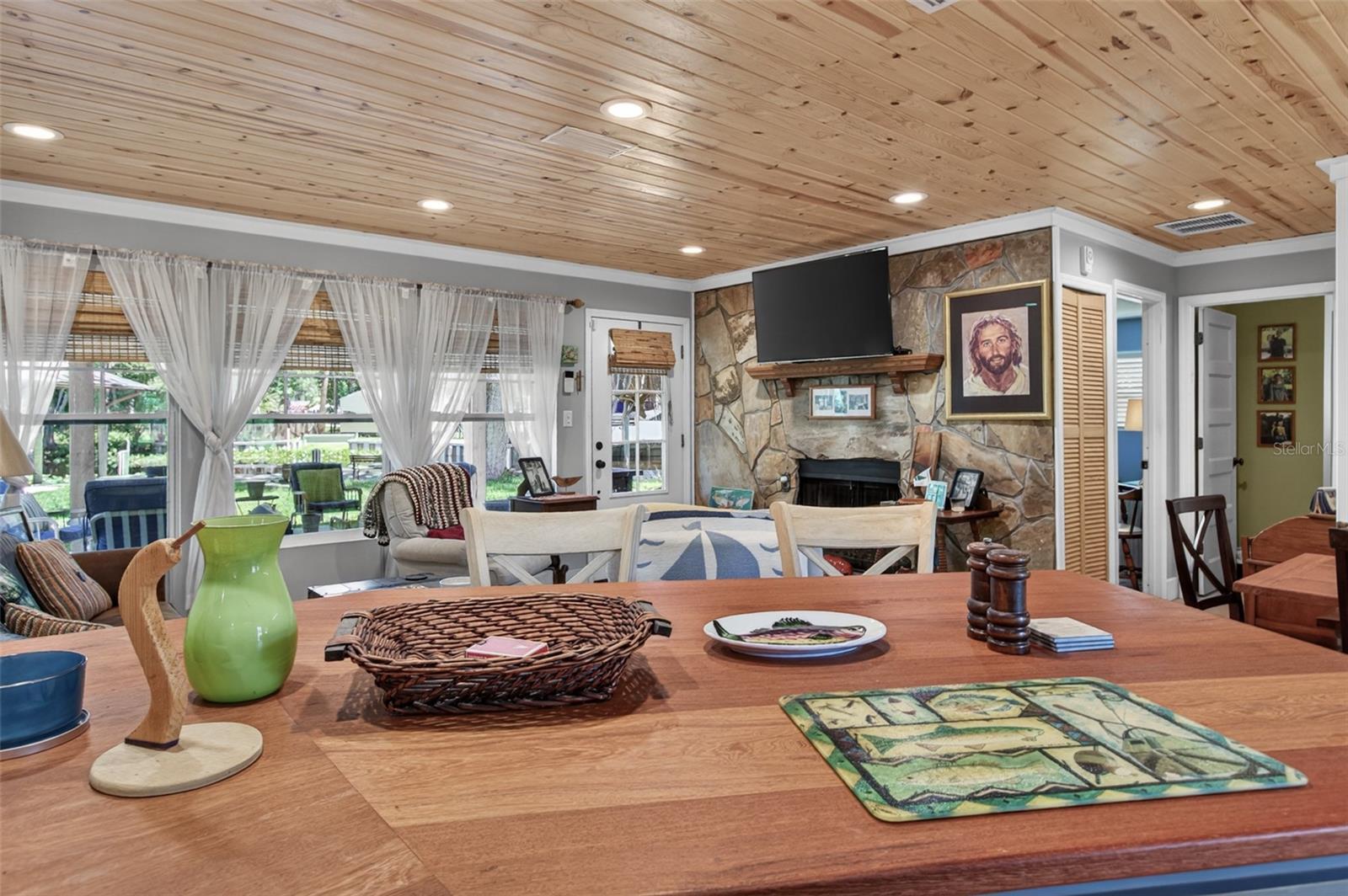 Image 12 of 43 For 137 & 135 Riverside Drive