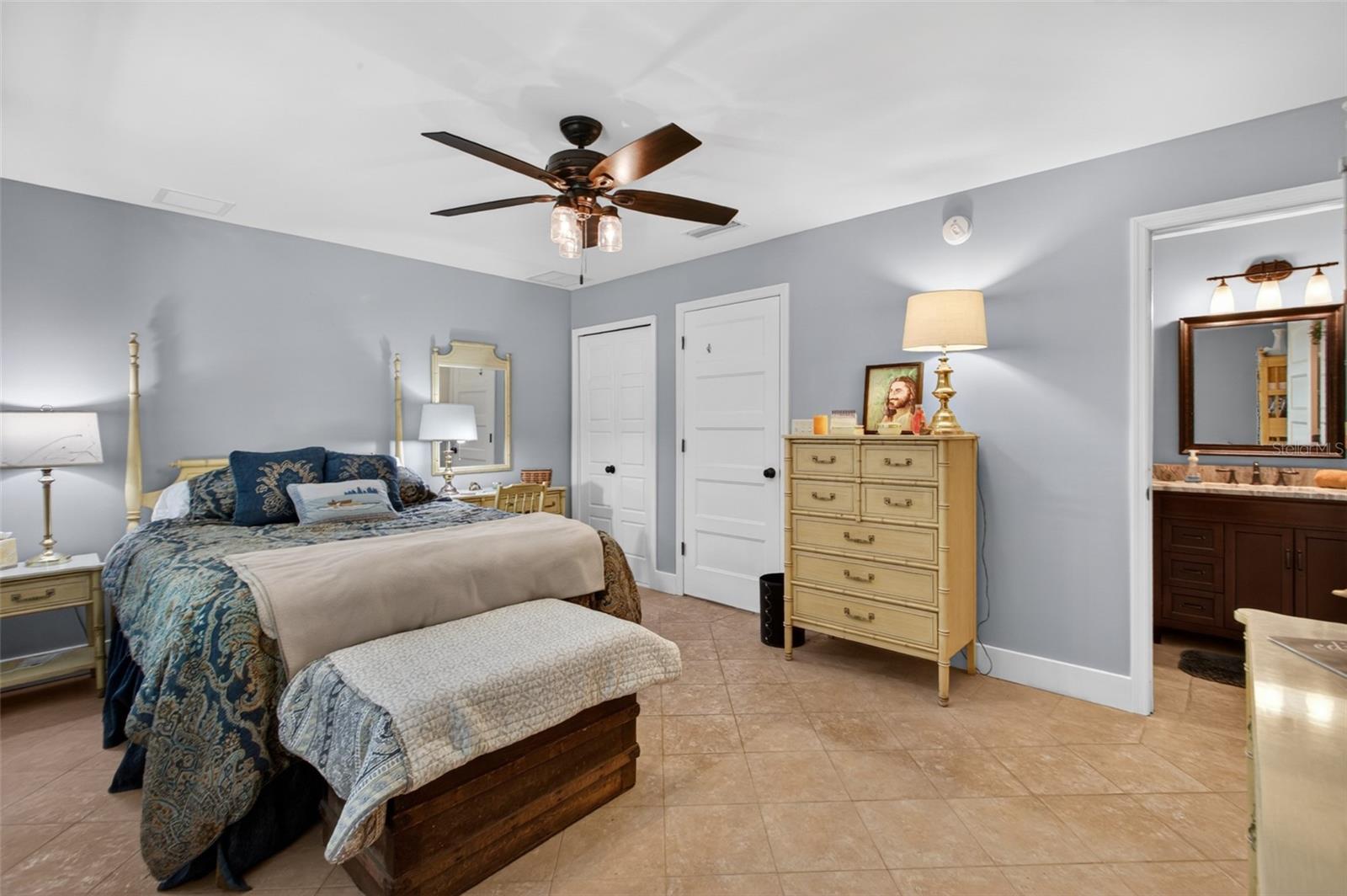 Image 19 of 43 For 137 & 135 Riverside Drive