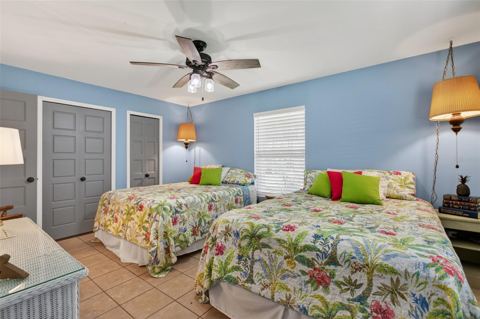 Image 23 of 43 For 137 & 135 Riverside Drive