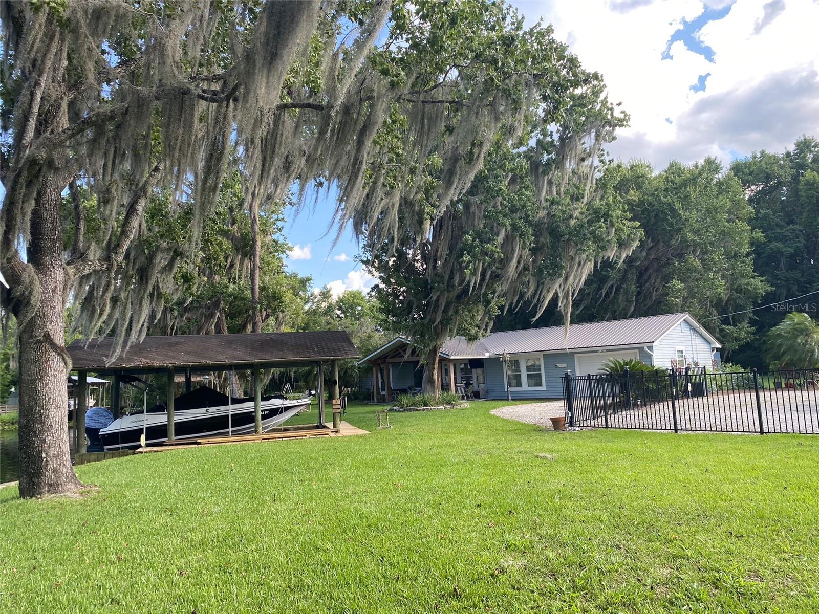 Image 3 of 43 For 137 & 135 Riverside Drive