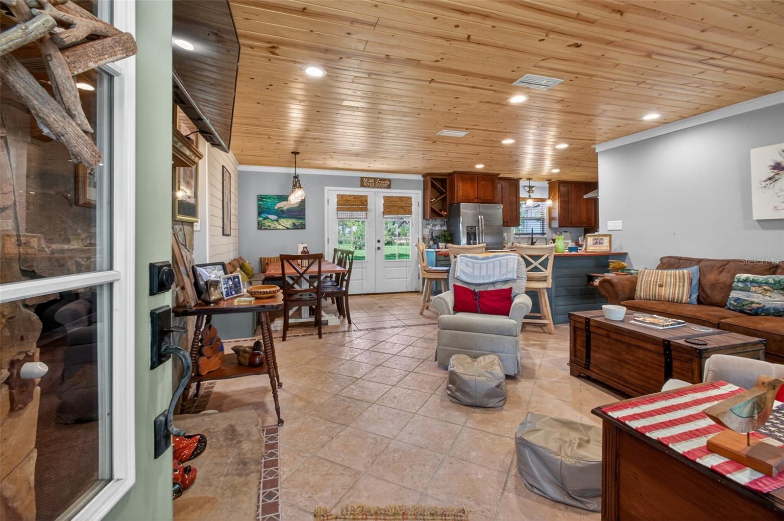 Image 5 of 43 For 137 & 135 Riverside Drive