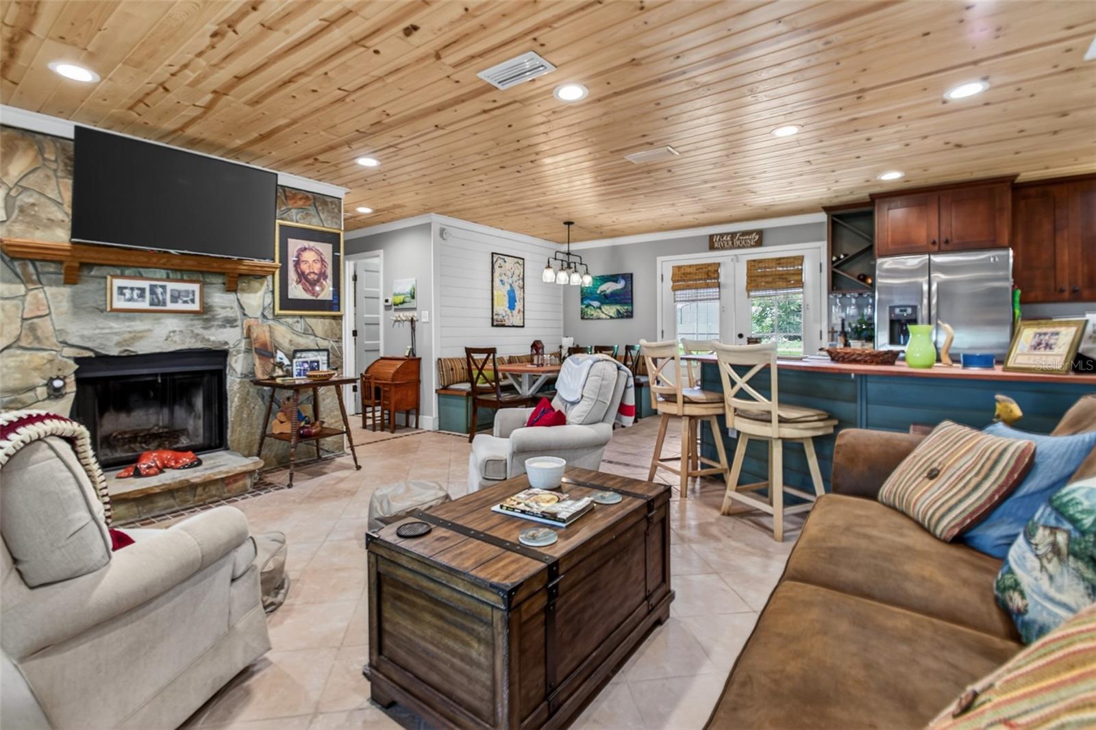 Image 6 of 43 For 137 & 135 Riverside Drive