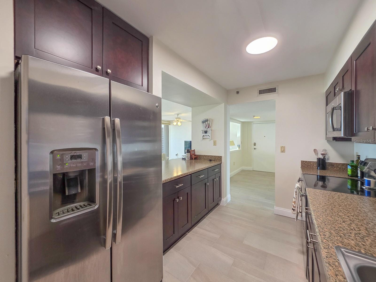 Image 17 of 41 For 1601 Central Avenue 202