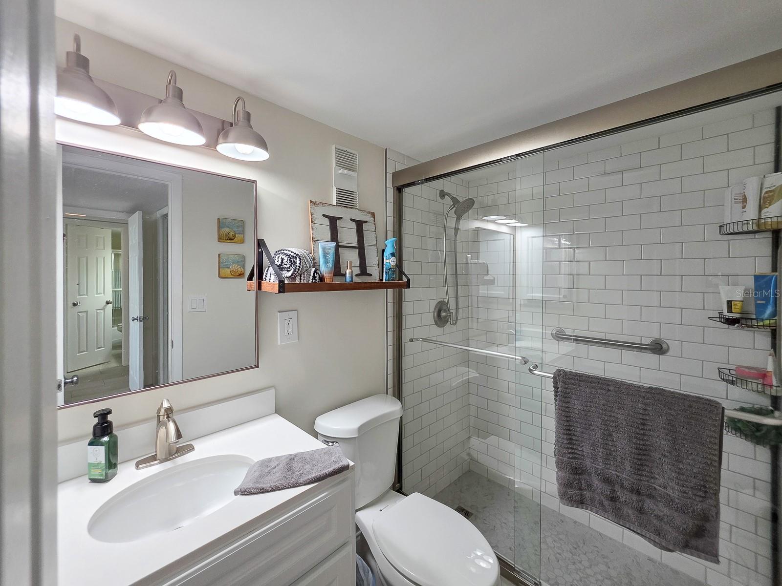 Image 23 of 41 For 1601 Central Avenue 202