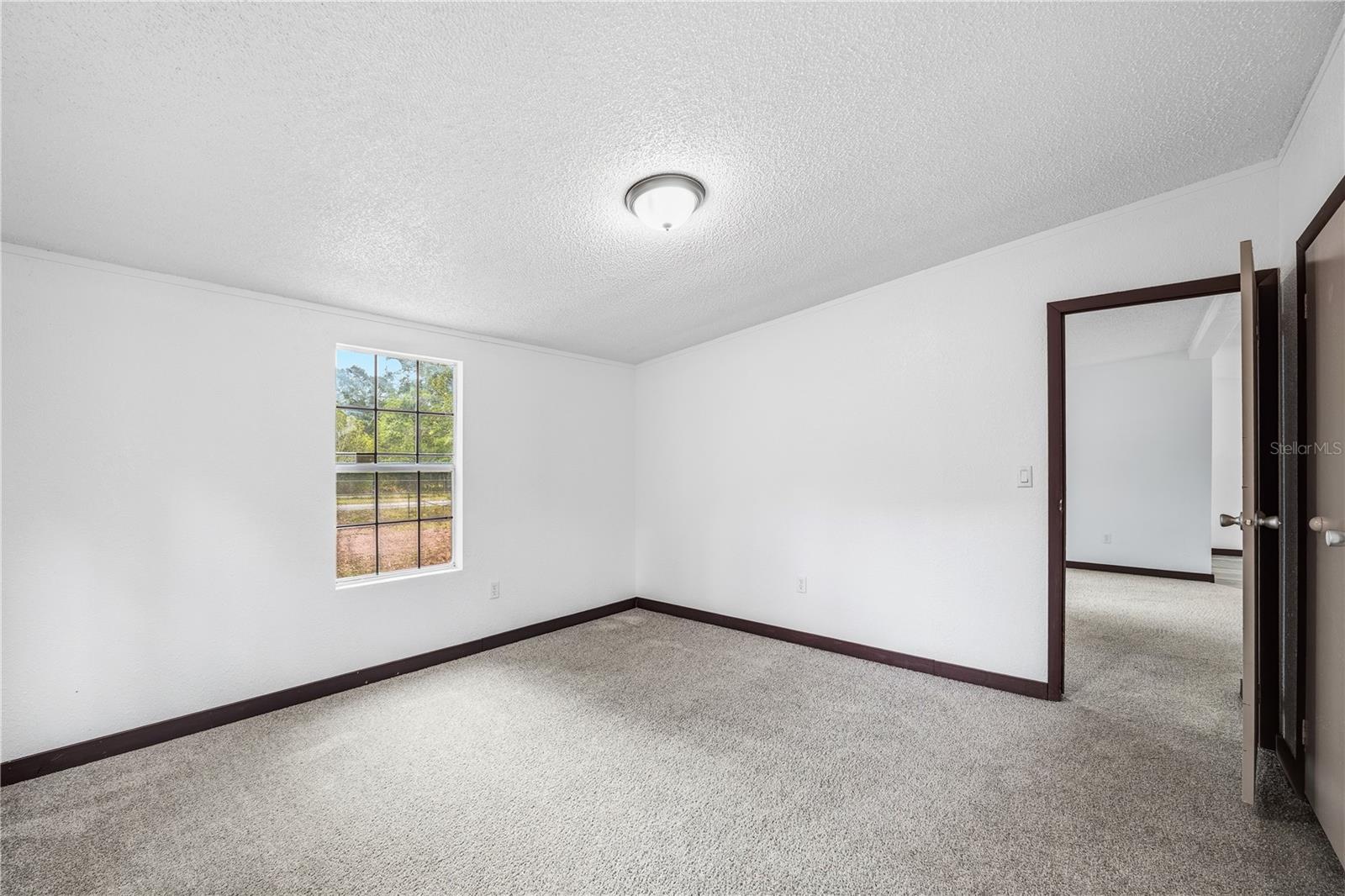 Image 17 of 54 For 4318 Deerfield Circle W