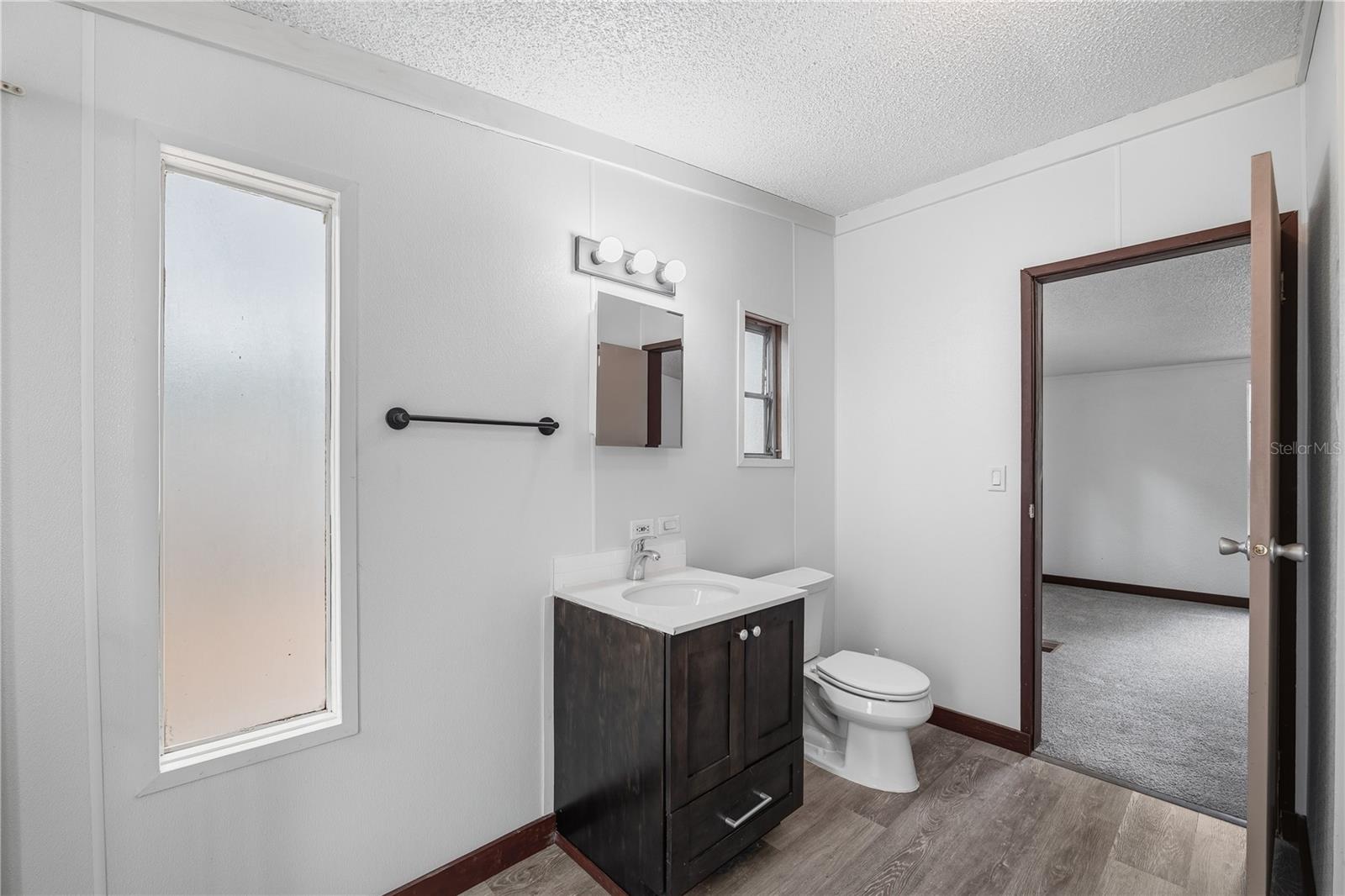 Image 19 of 54 For 4318 Deerfield Circle W