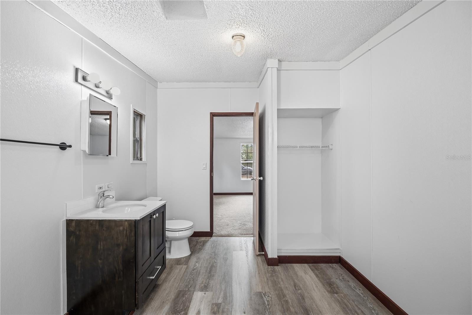 Image 20 of 54 For 4318 Deerfield Circle W