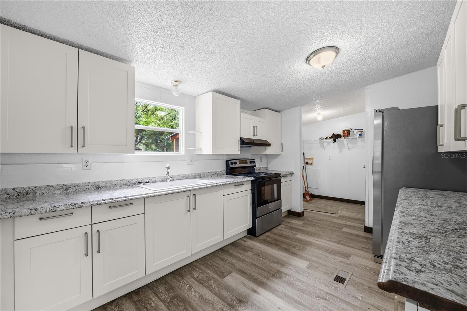 Image 24 of 54 For 4318 Deerfield Circle W