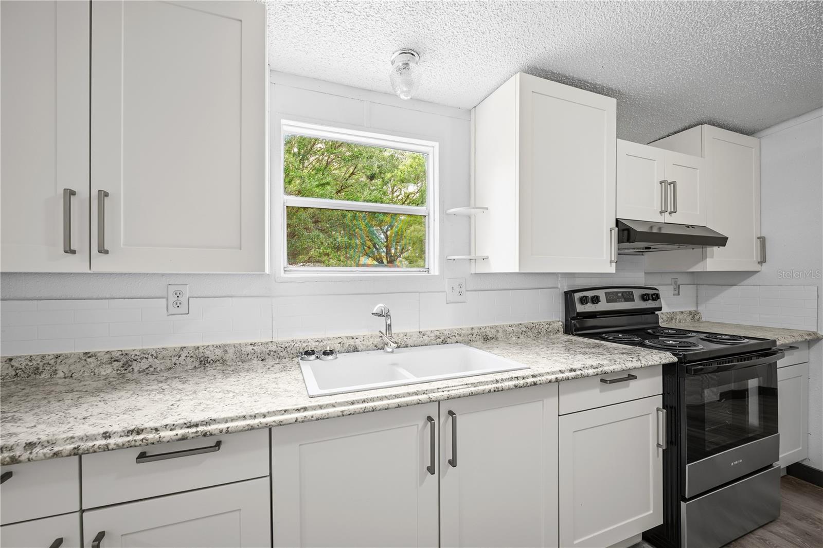 Image 25 of 54 For 4318 Deerfield Circle W