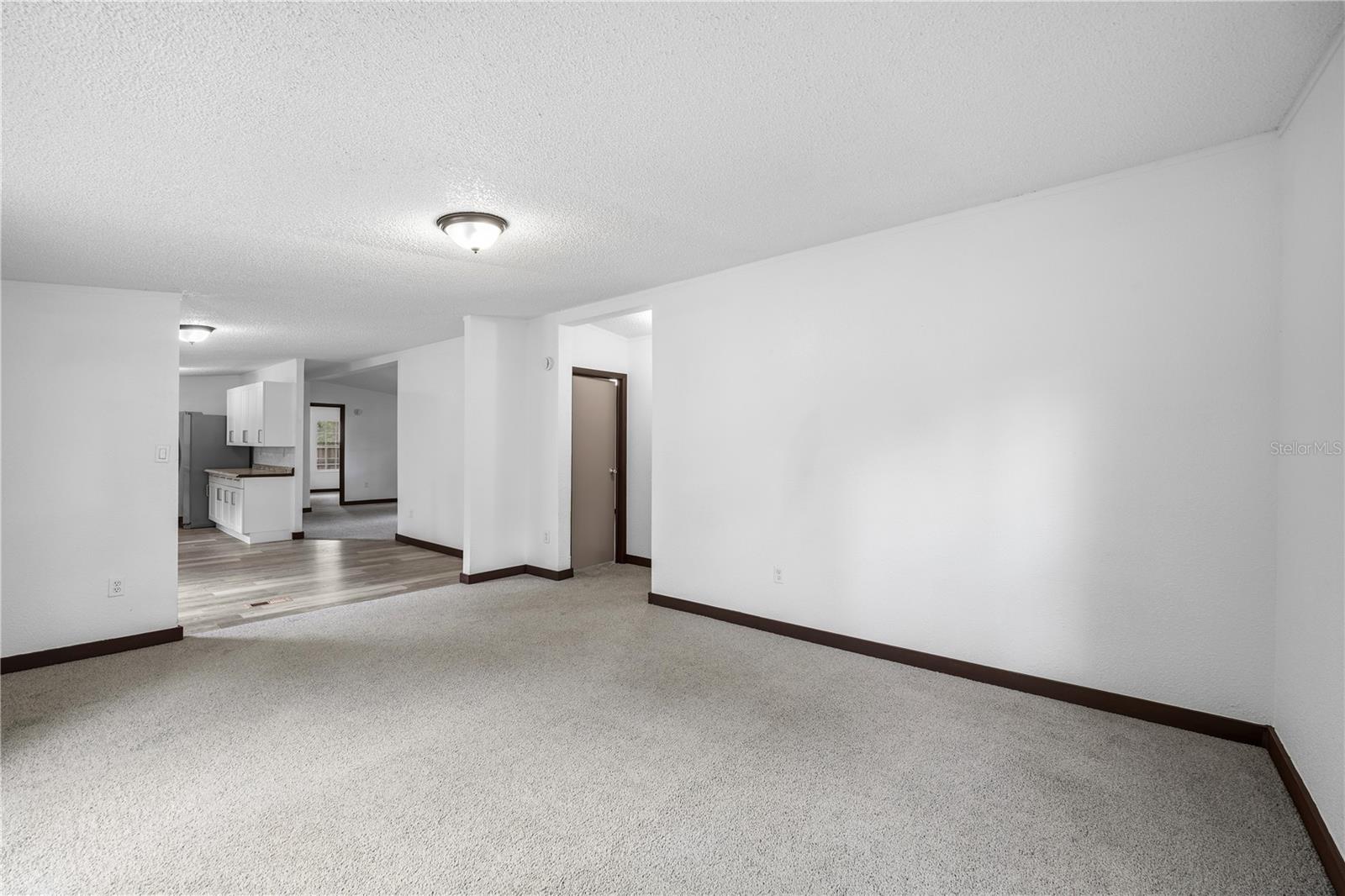 Image 29 of 54 For 4318 Deerfield Circle W