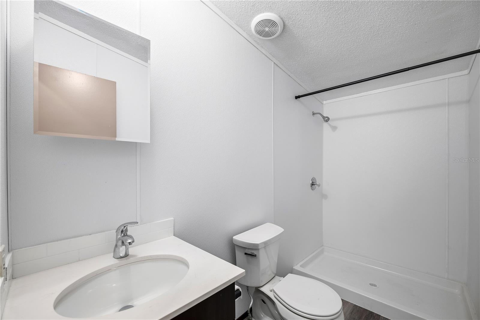 Image 32 of 54 For 4318 Deerfield Circle W