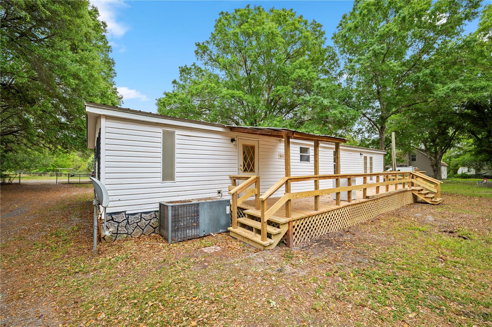 Image 38 of 54 For 4318 Deerfield Circle W