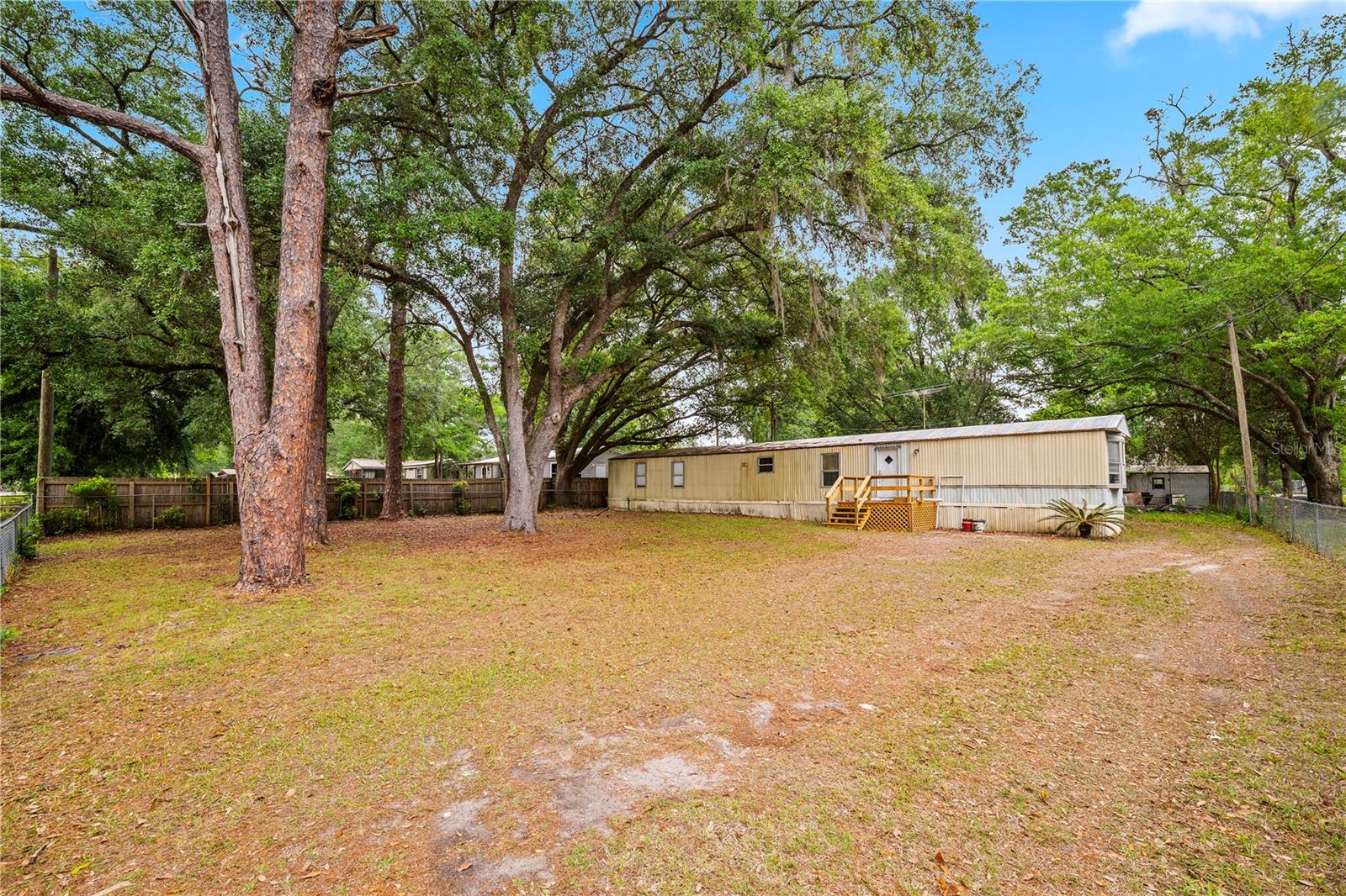 Image 41 of 54 For 4318 Deerfield Circle W