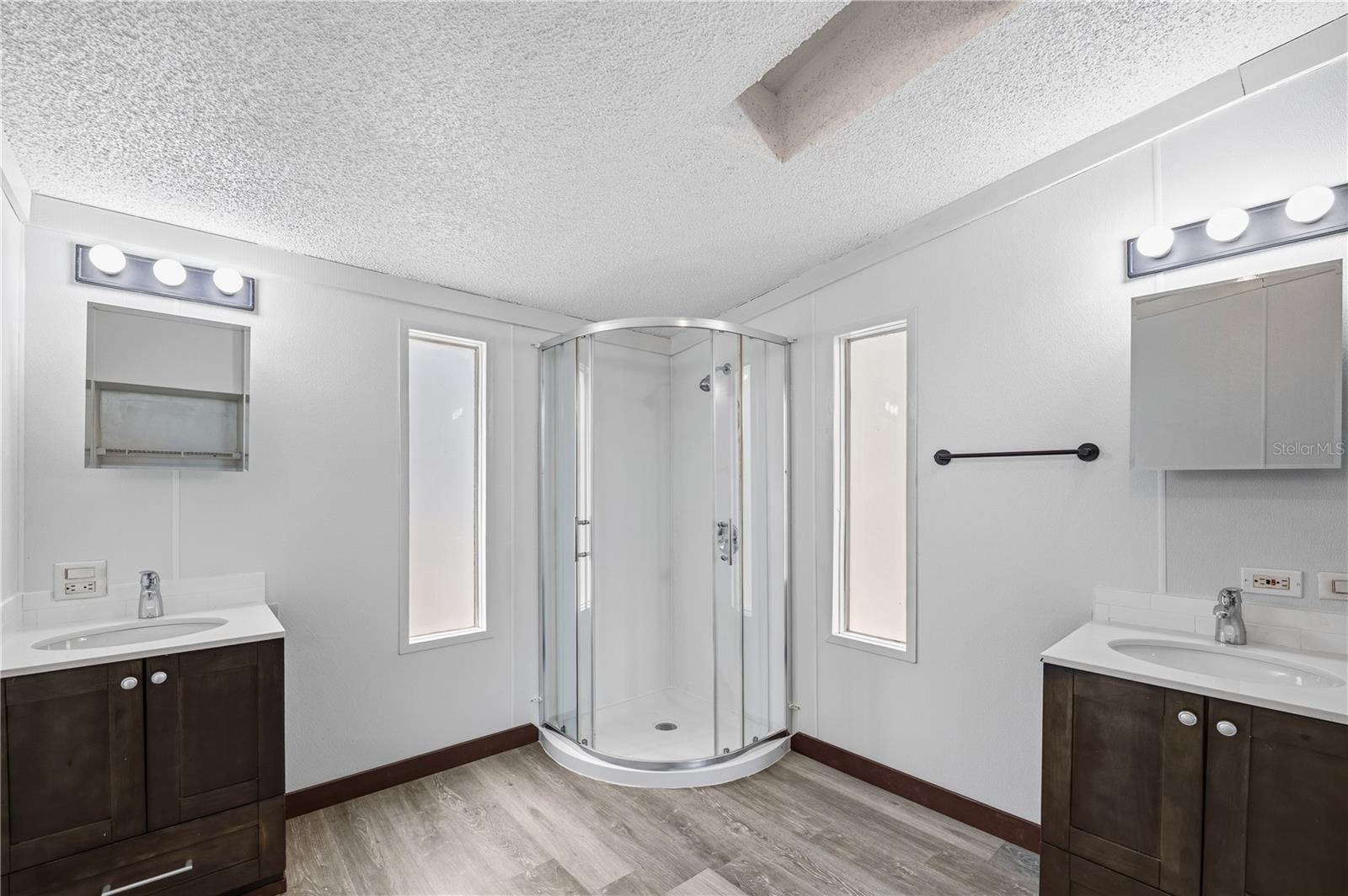 Image 5 of 54 For 4318 Deerfield Circle W