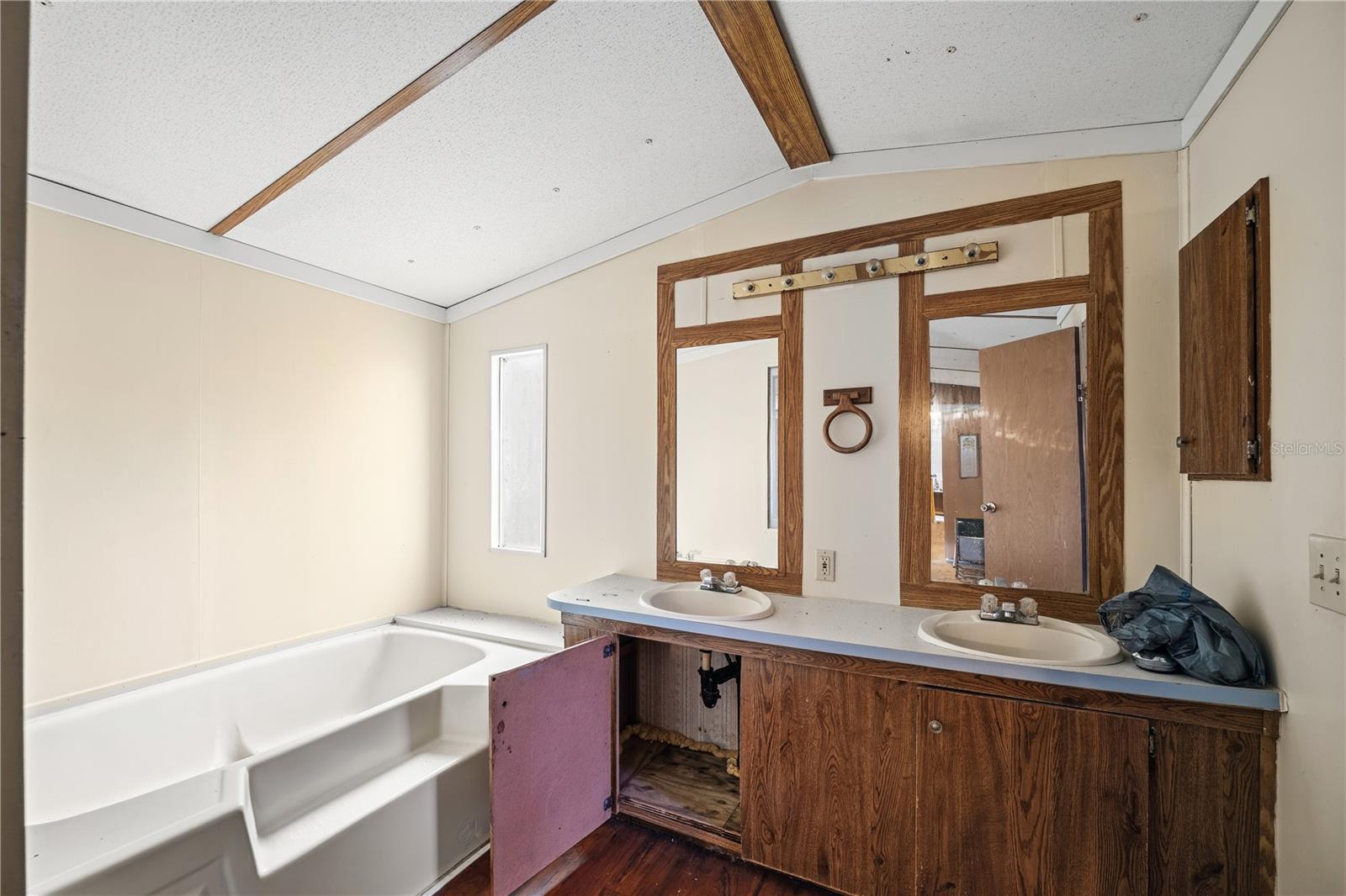 Image 50 of 54 For 4318 Deerfield Circle W