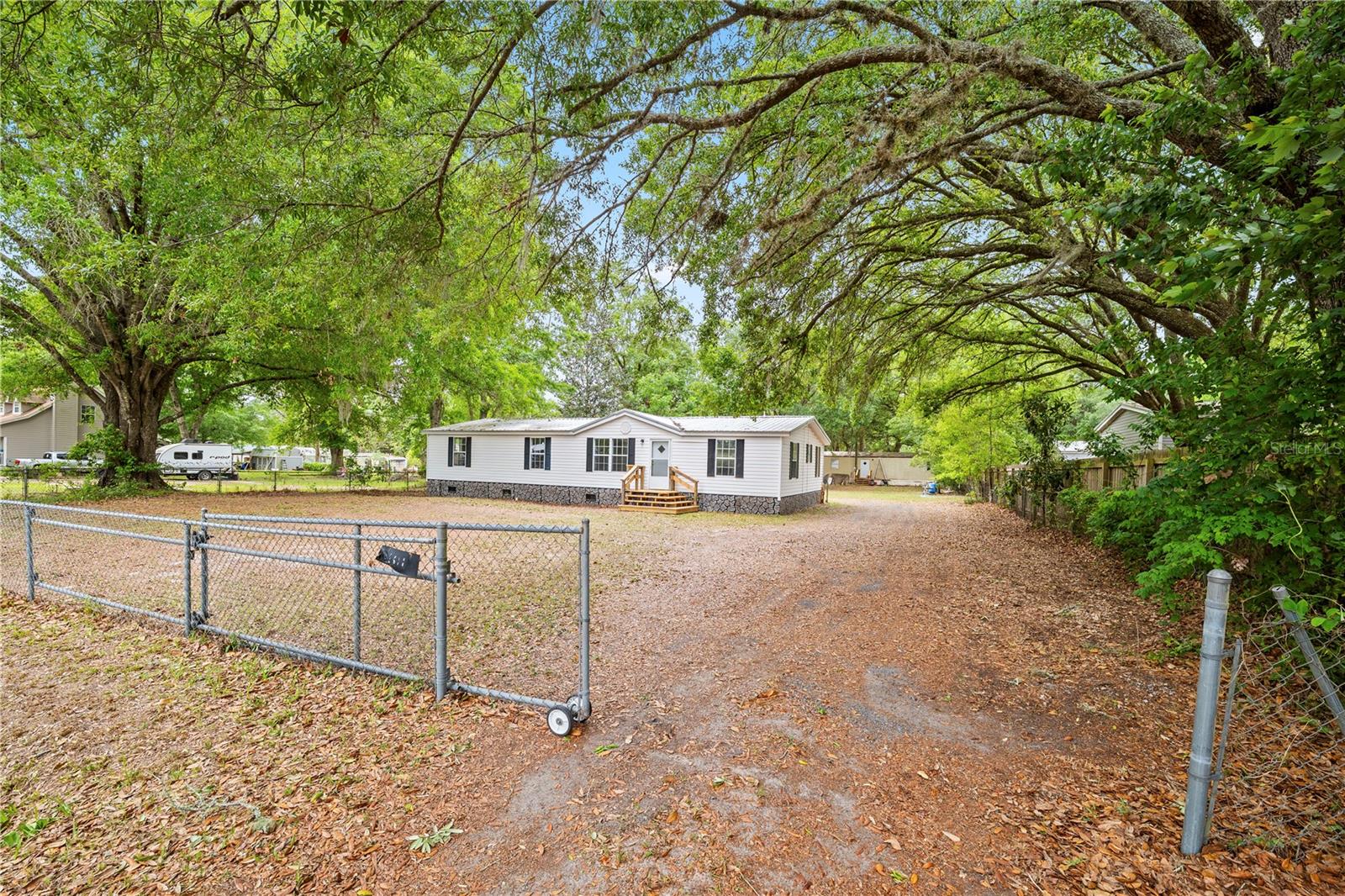 Image 8 of 54 For 4318 Deerfield Circle W