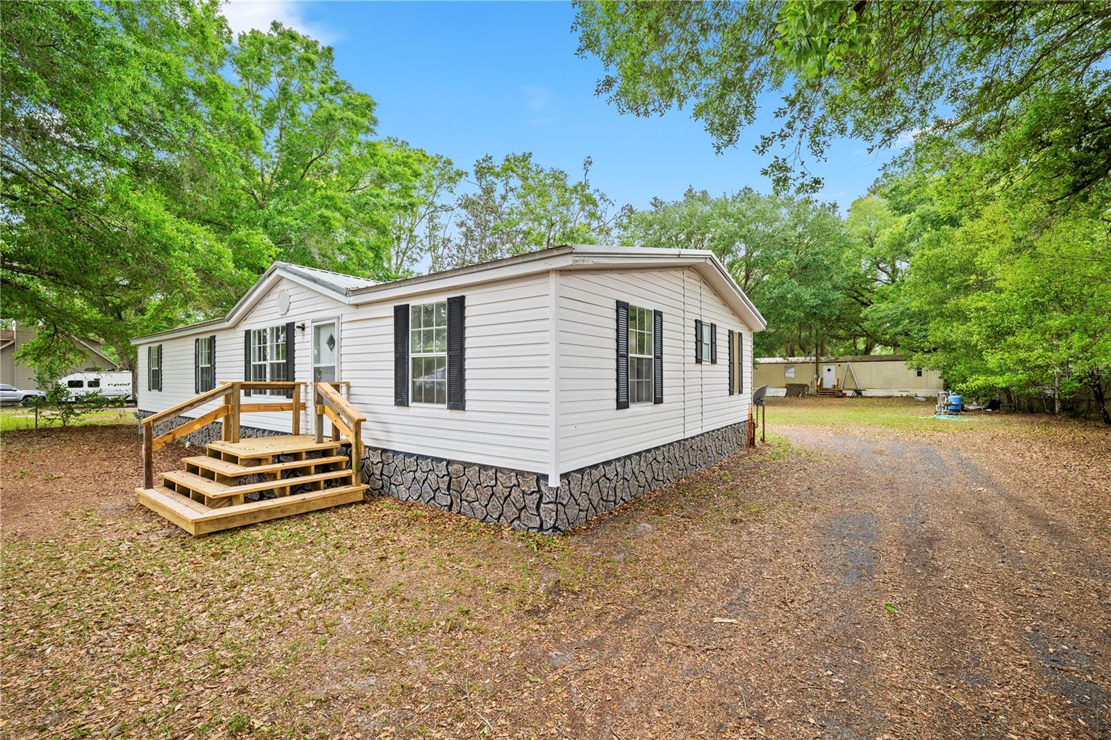 Image 9 of 54 For 4318 Deerfield Circle W