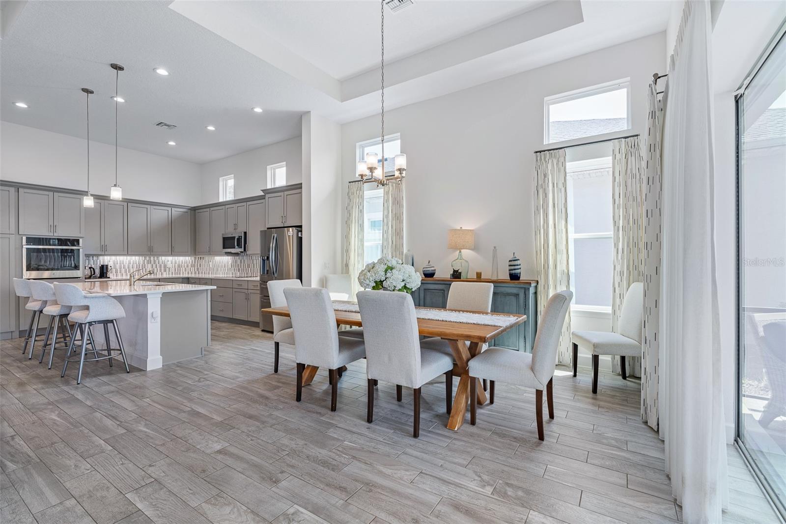 Image 15 of 62 For 16 Kingswood Court