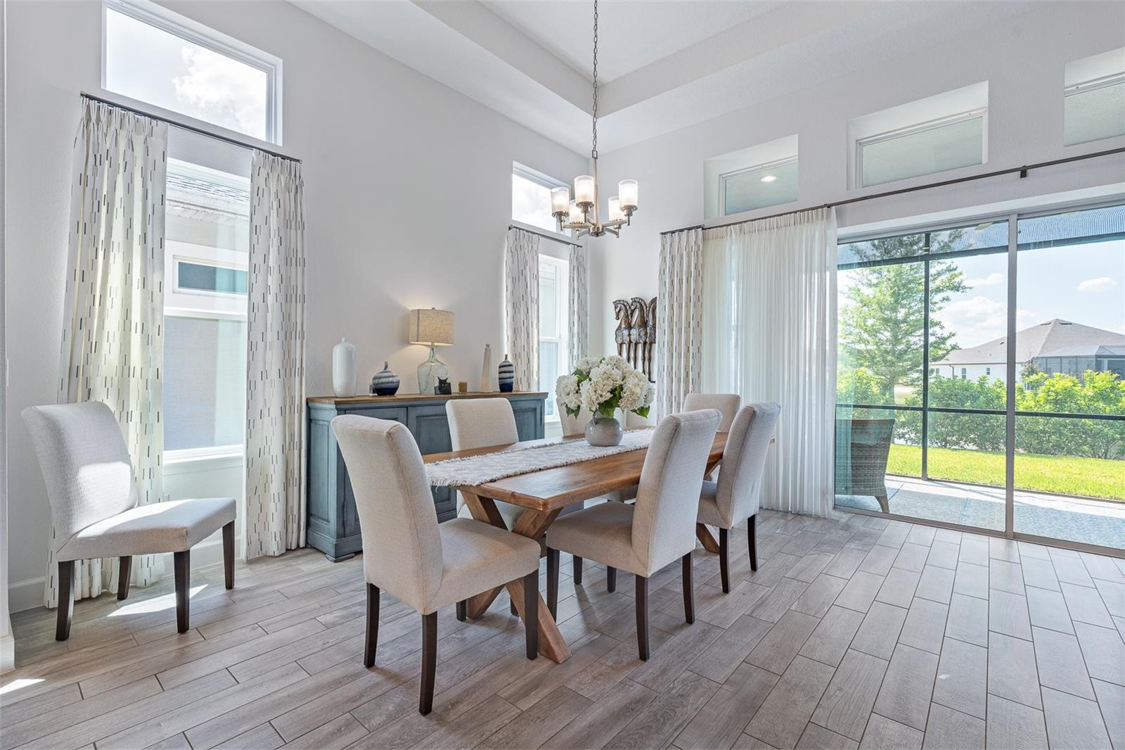 Image 17 of 62 For 16 Kingswood Court