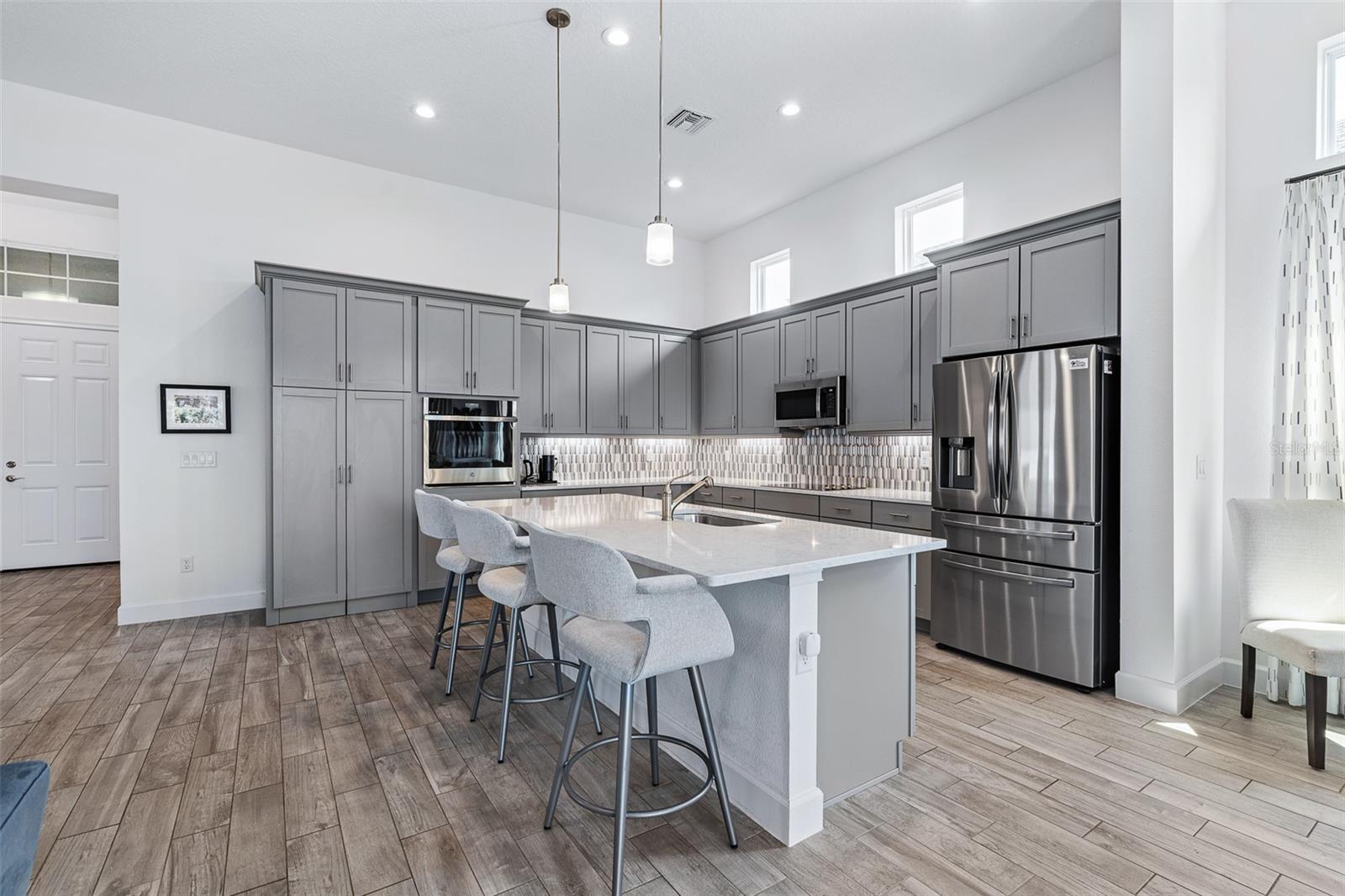 Image 19 of 62 For 16 Kingswood Court