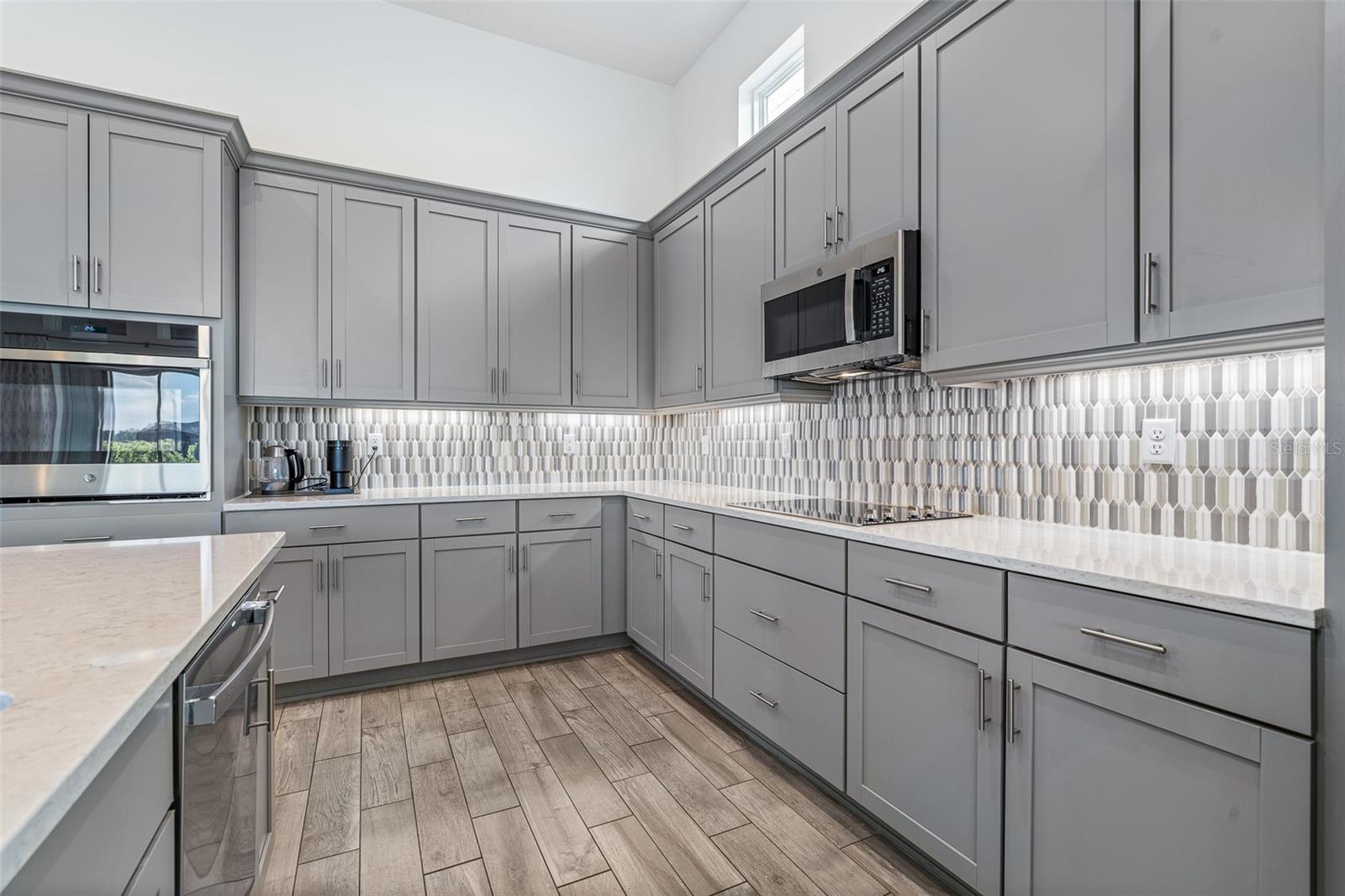 Image 23 of 62 For 16 Kingswood Court