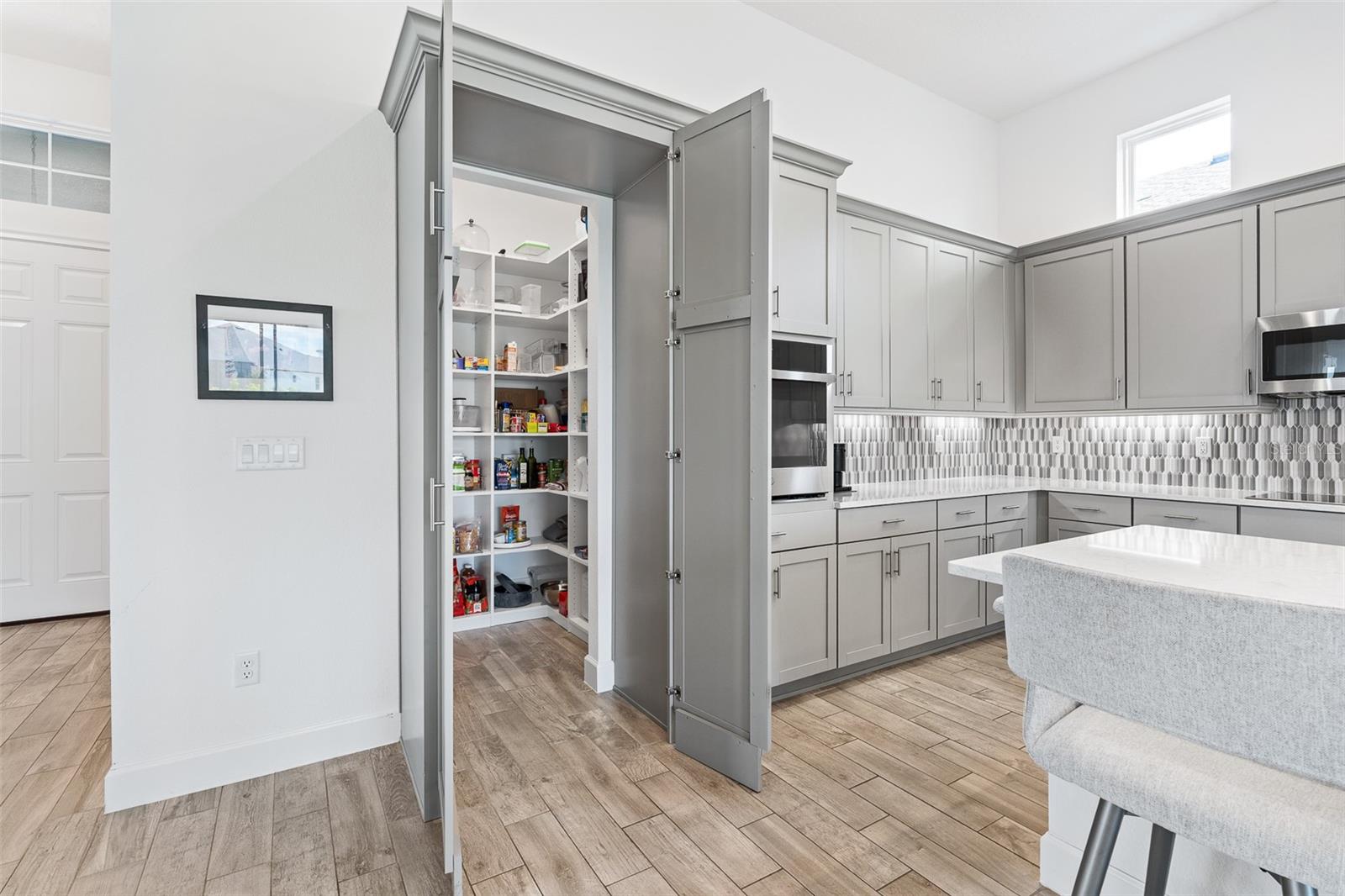 Image 24 of 62 For 16 Kingswood Court