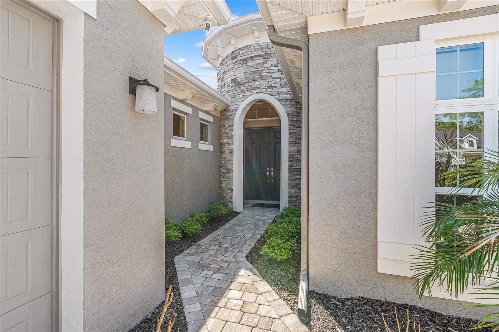 Image 3 of 62 For 16 Kingswood Court