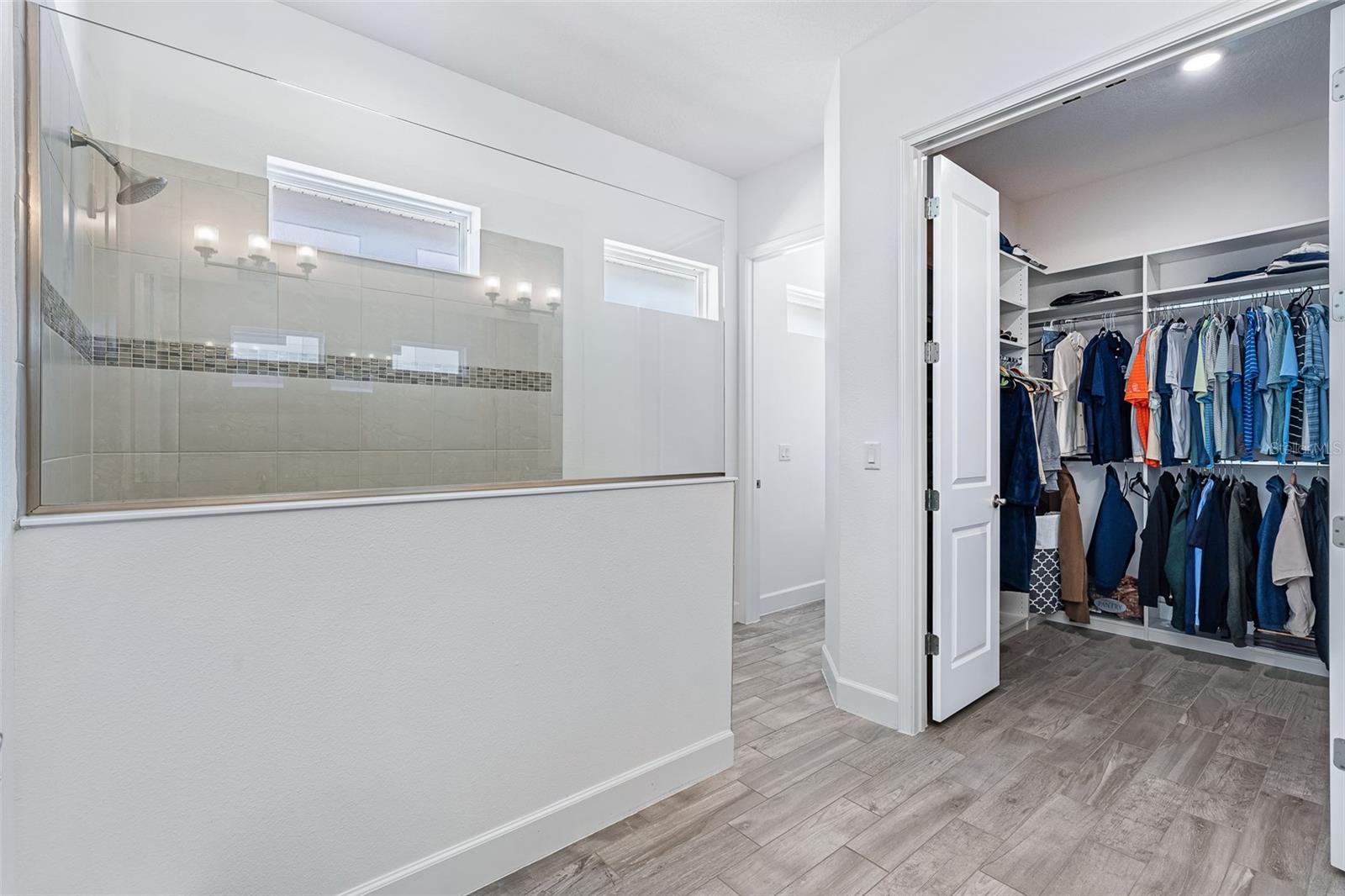 Image 35 of 62 For 16 Kingswood Court