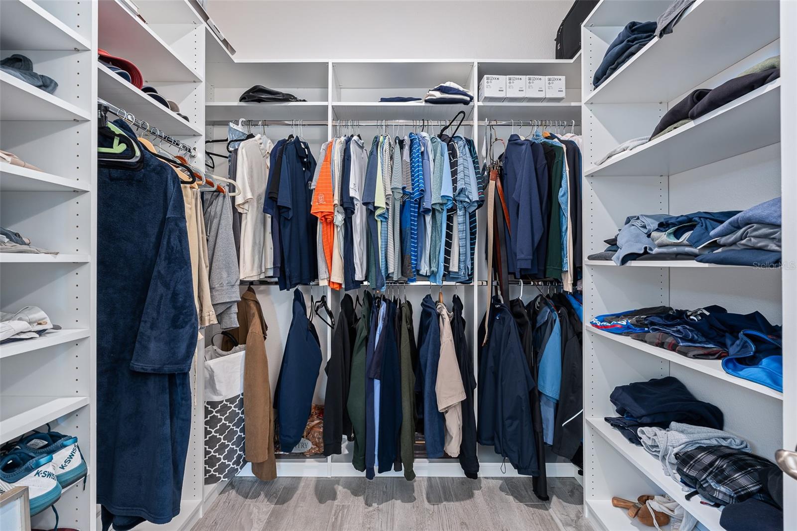 Image 37 of 62 For 16 Kingswood Court