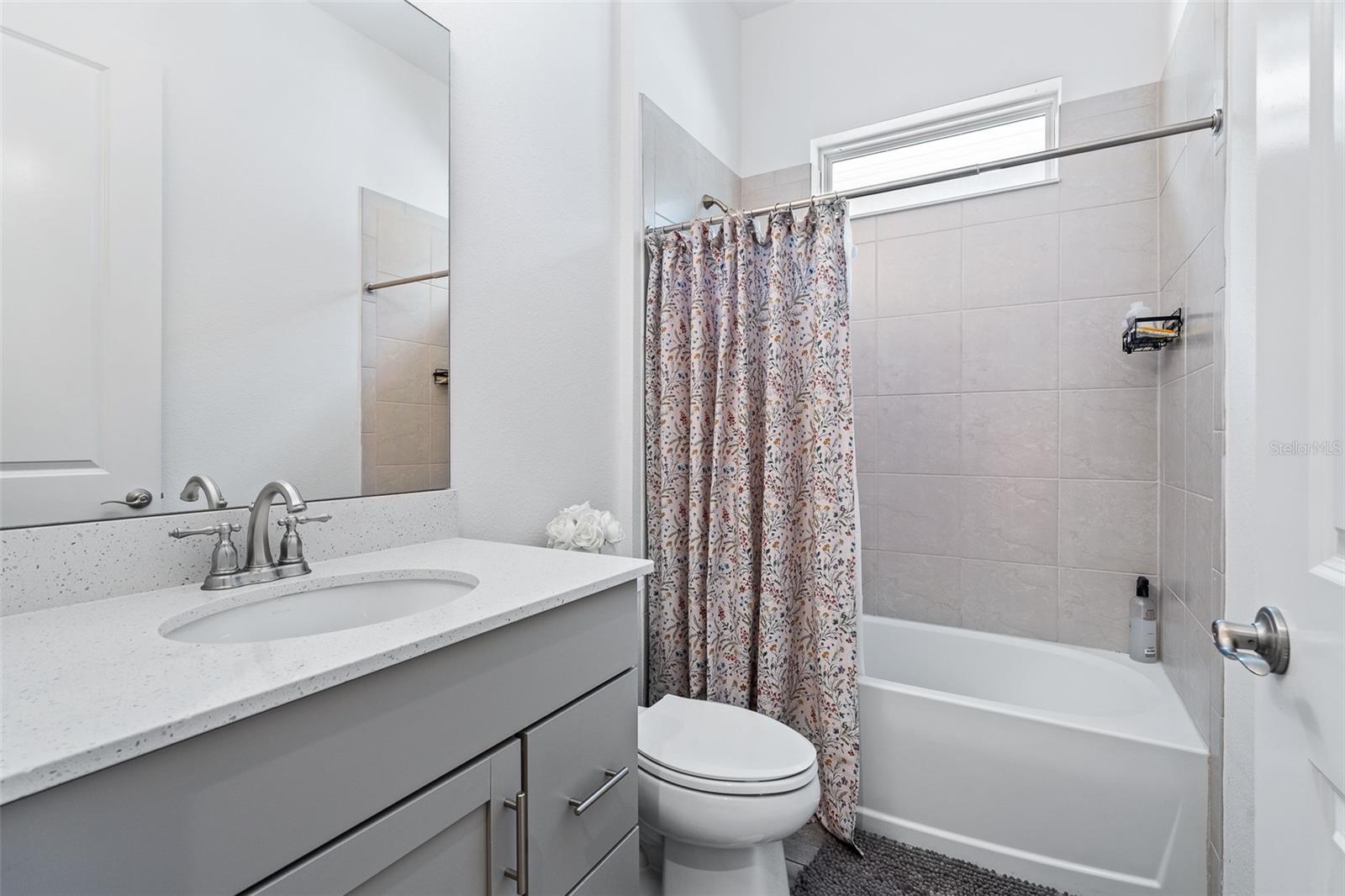 Image 38 of 62 For 16 Kingswood Court