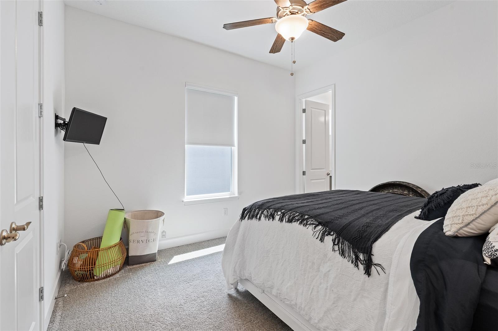 Image 39 of 62 For 16 Kingswood Court